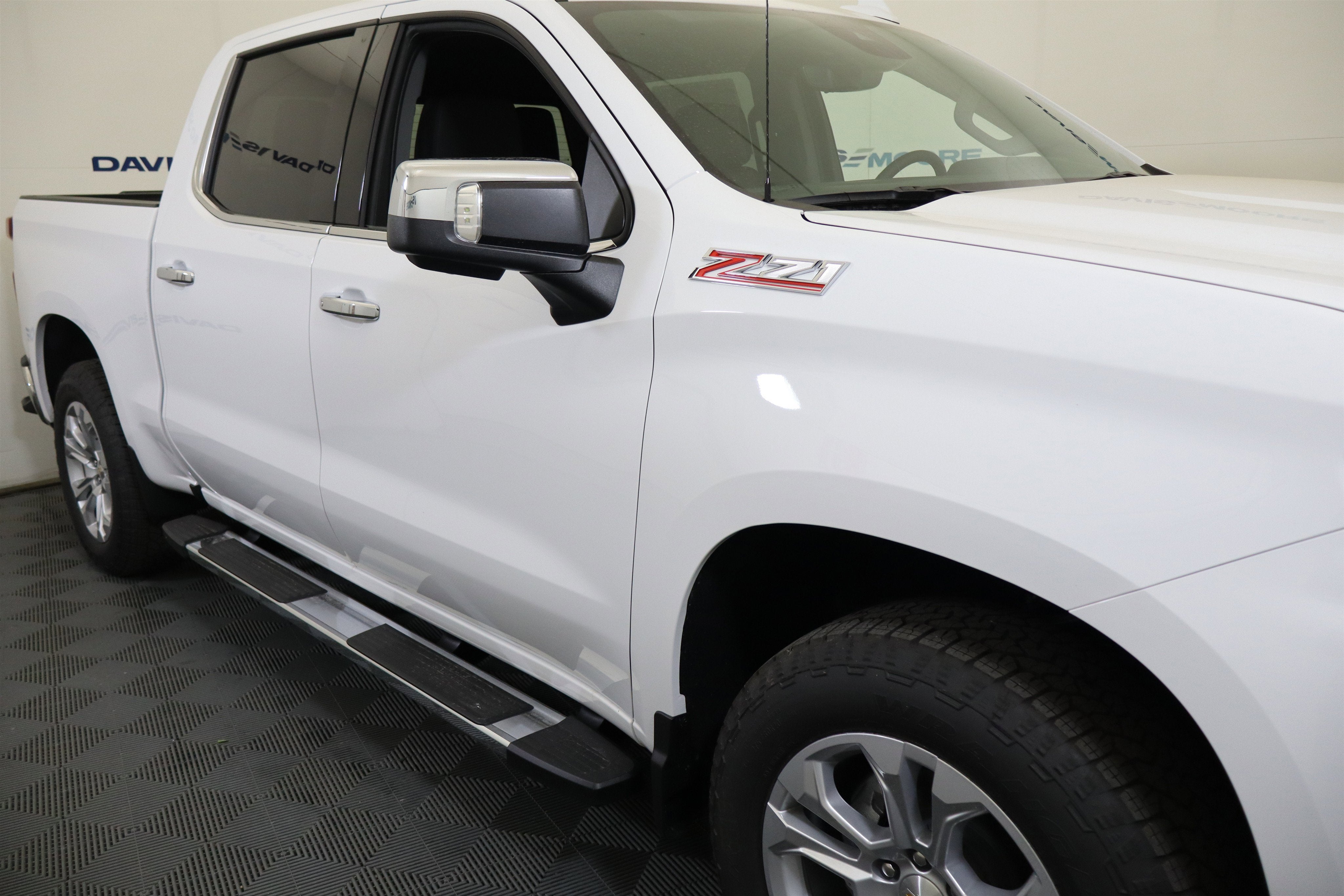 2026 Chevrolet Silverado 1500 LTZ Crew Cab 4WD