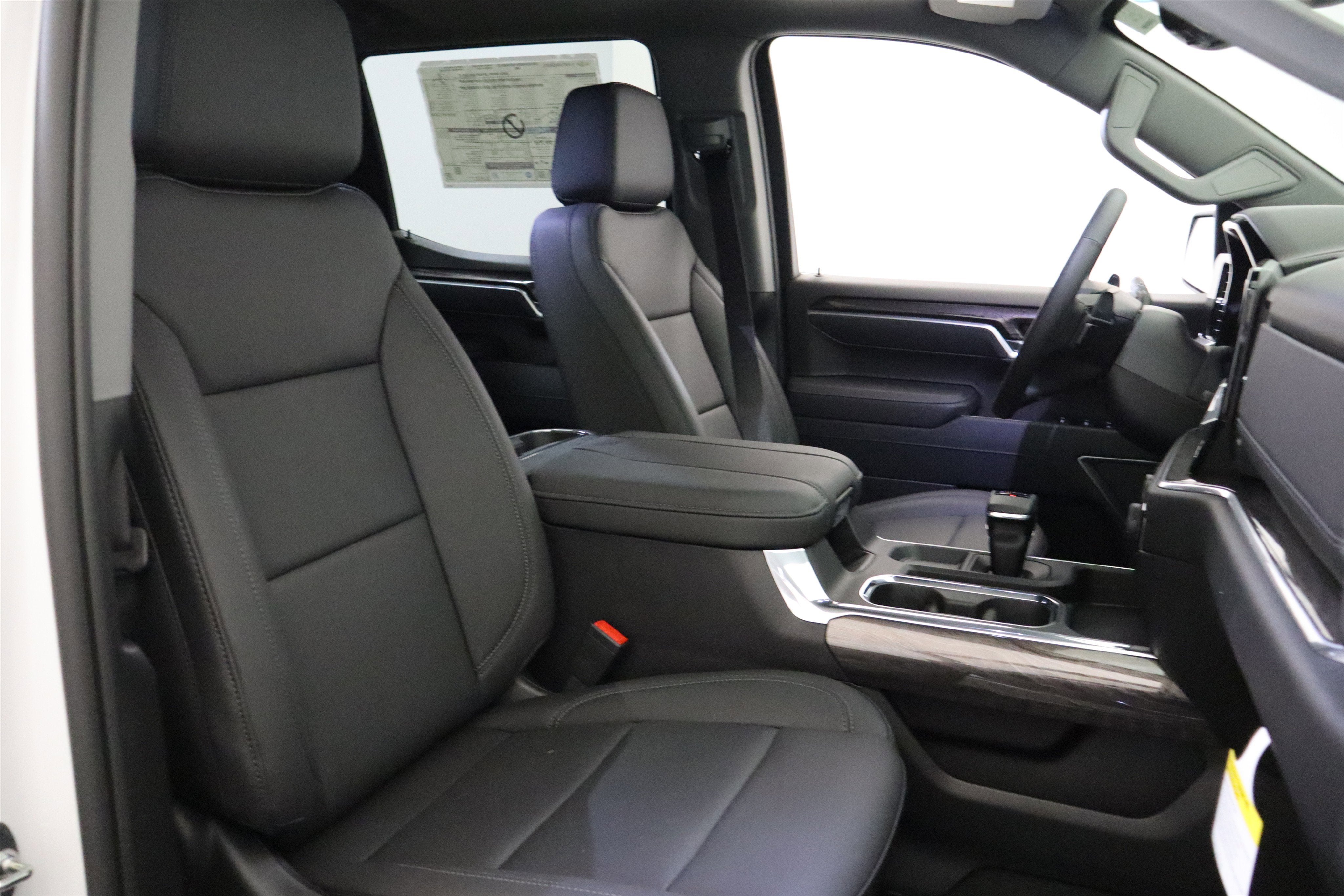 2026 Chevrolet Silverado 1500 LTZ Crew Cab 4WD