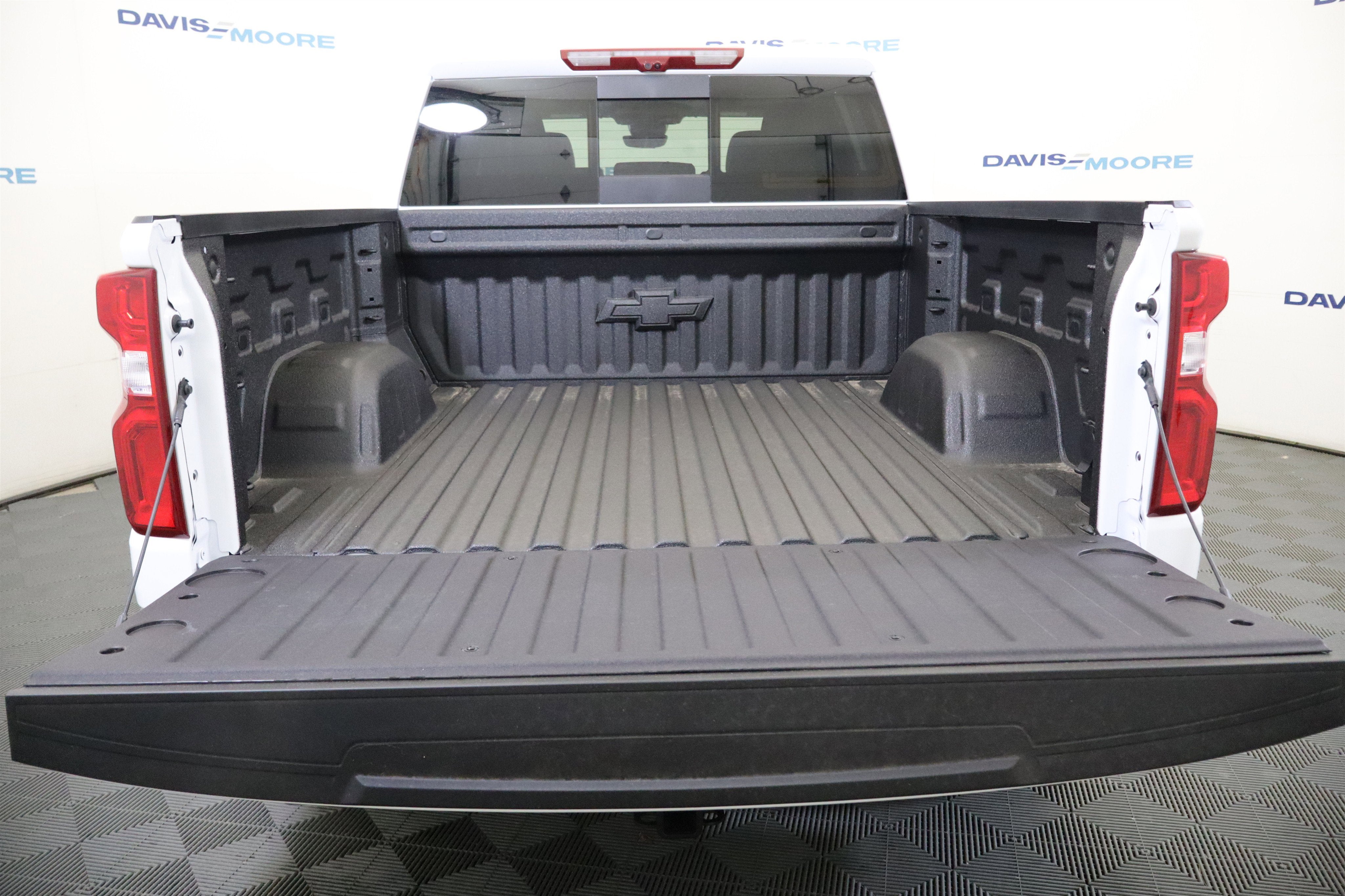 2026 Chevrolet Silverado 1500 LTZ Crew Cab 4WD