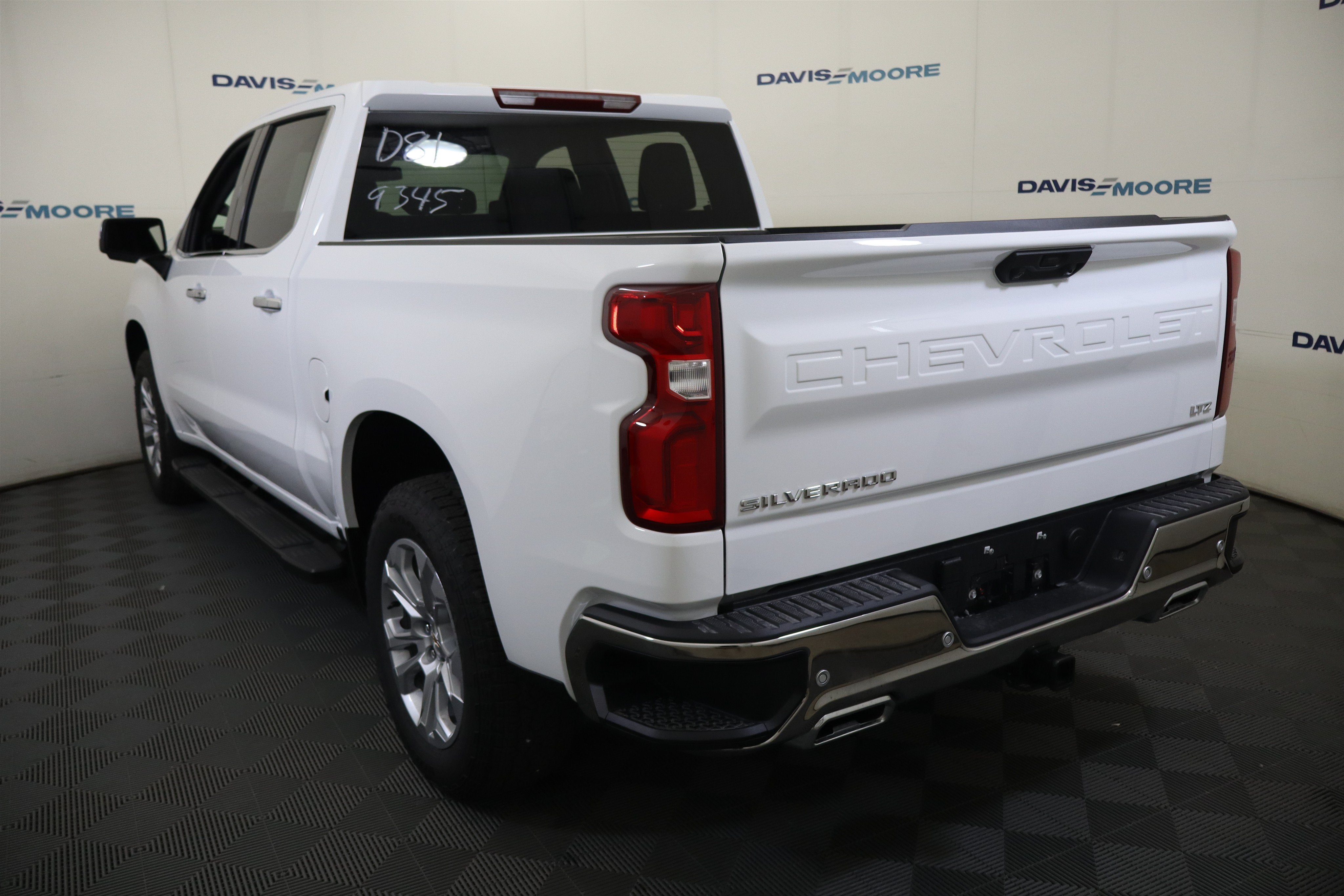 2026 Chevrolet Silverado 1500 LTZ Crew Cab 4WD