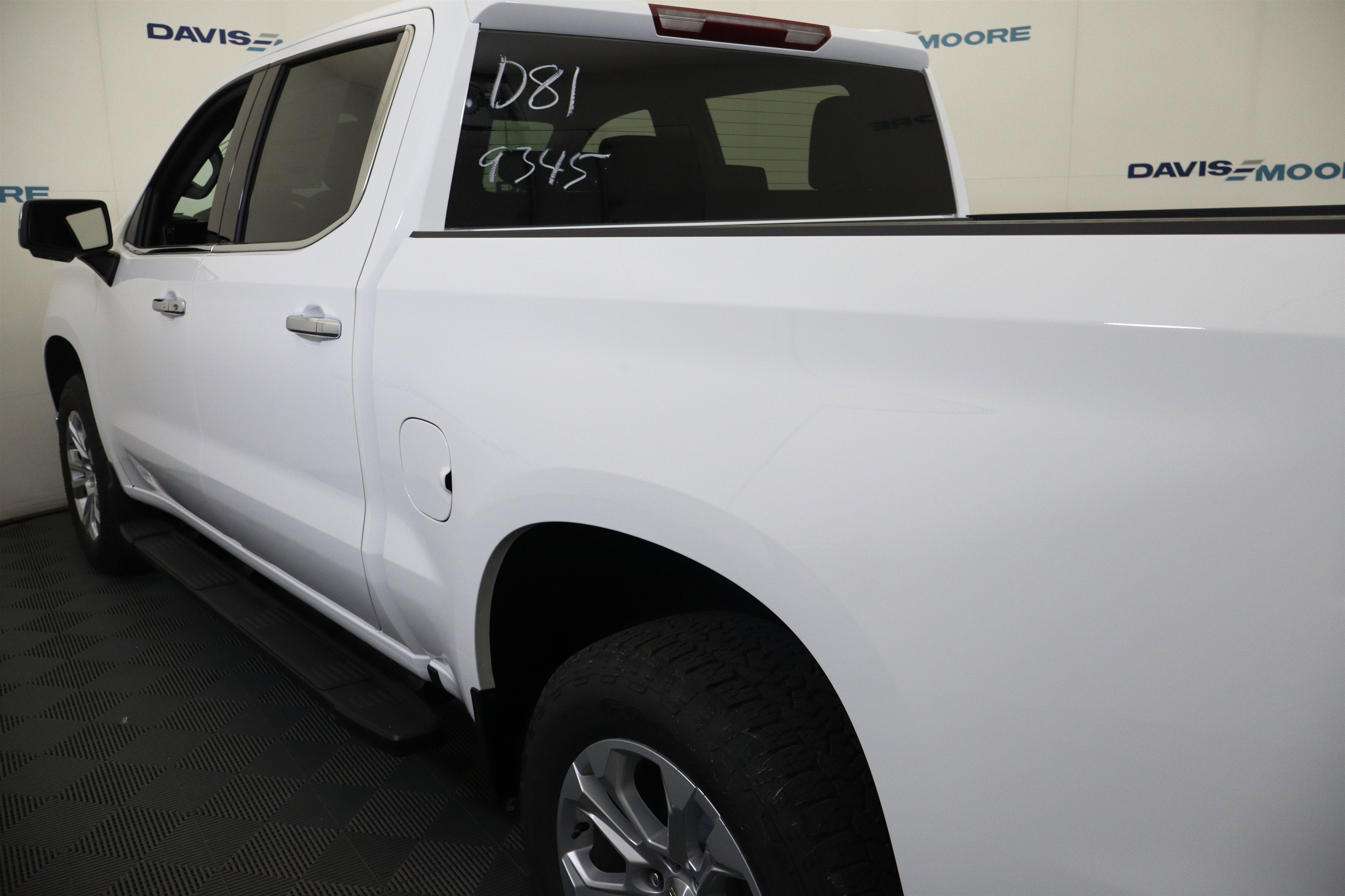 2026 Chevrolet Silverado 1500 LTZ Crew Cab 4WD