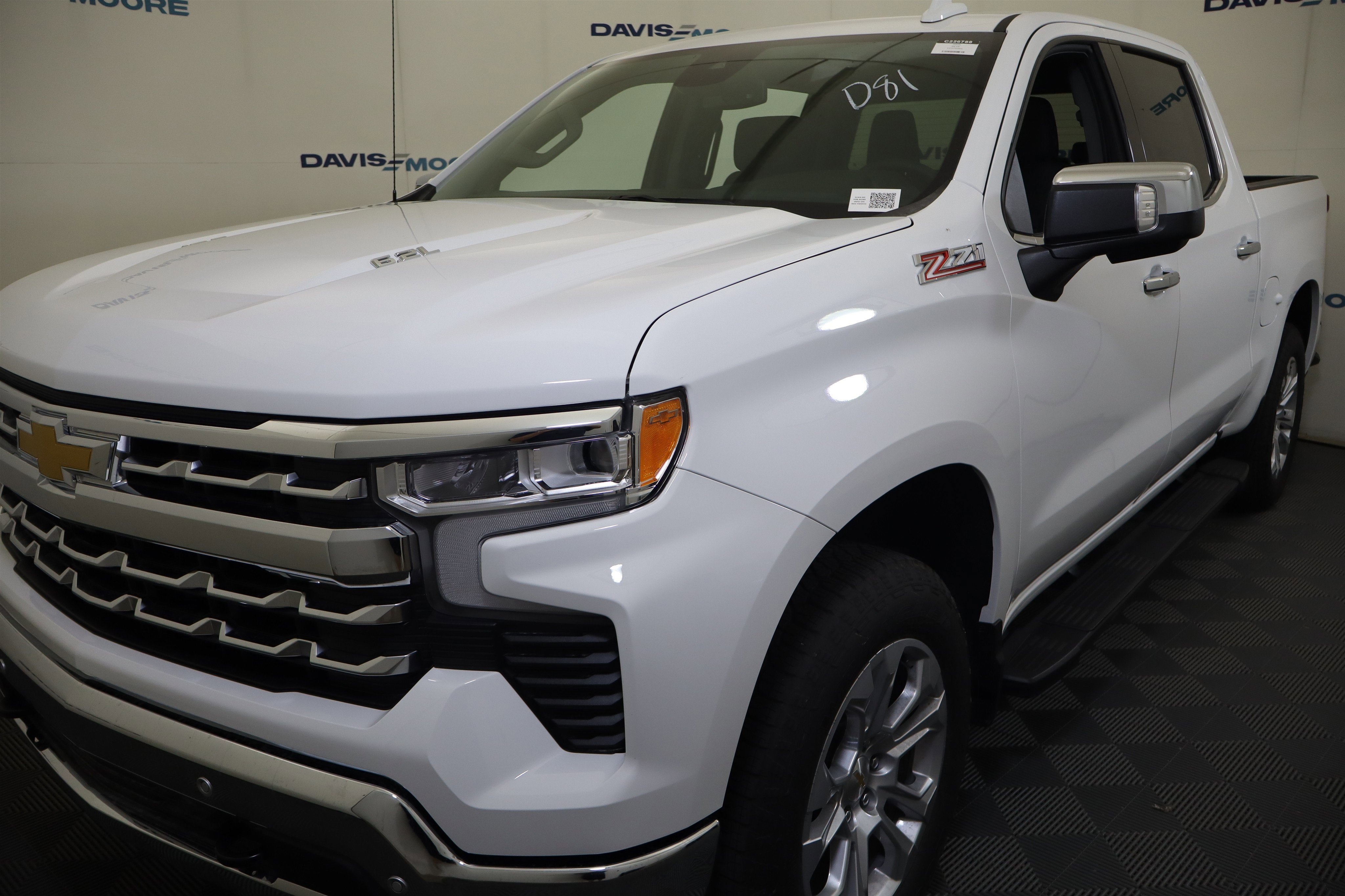 2026 Chevrolet Silverado 1500 LTZ Crew Cab 4WD