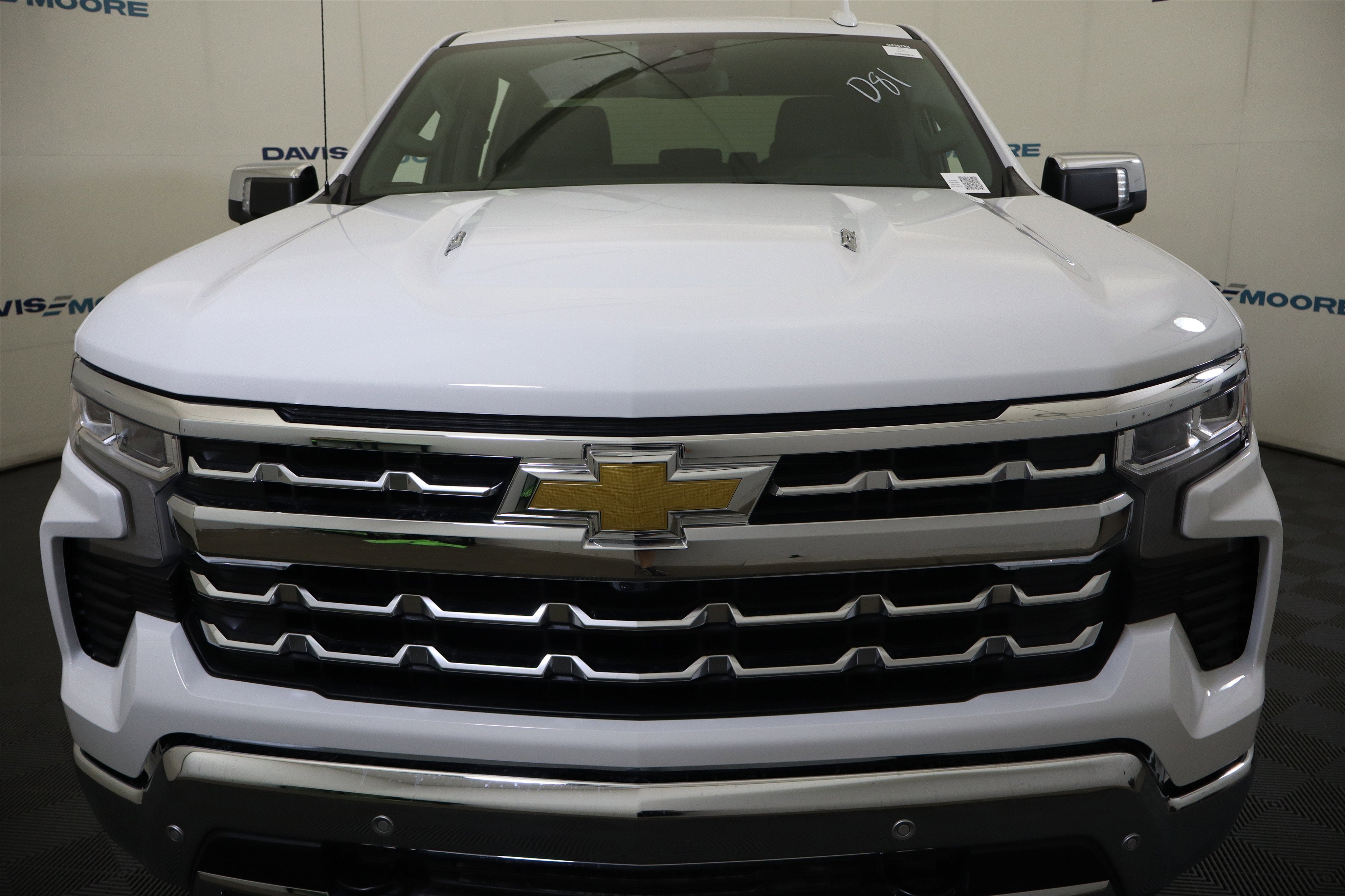 2026 Chevrolet Silverado 1500 LTZ Crew Cab 4WD