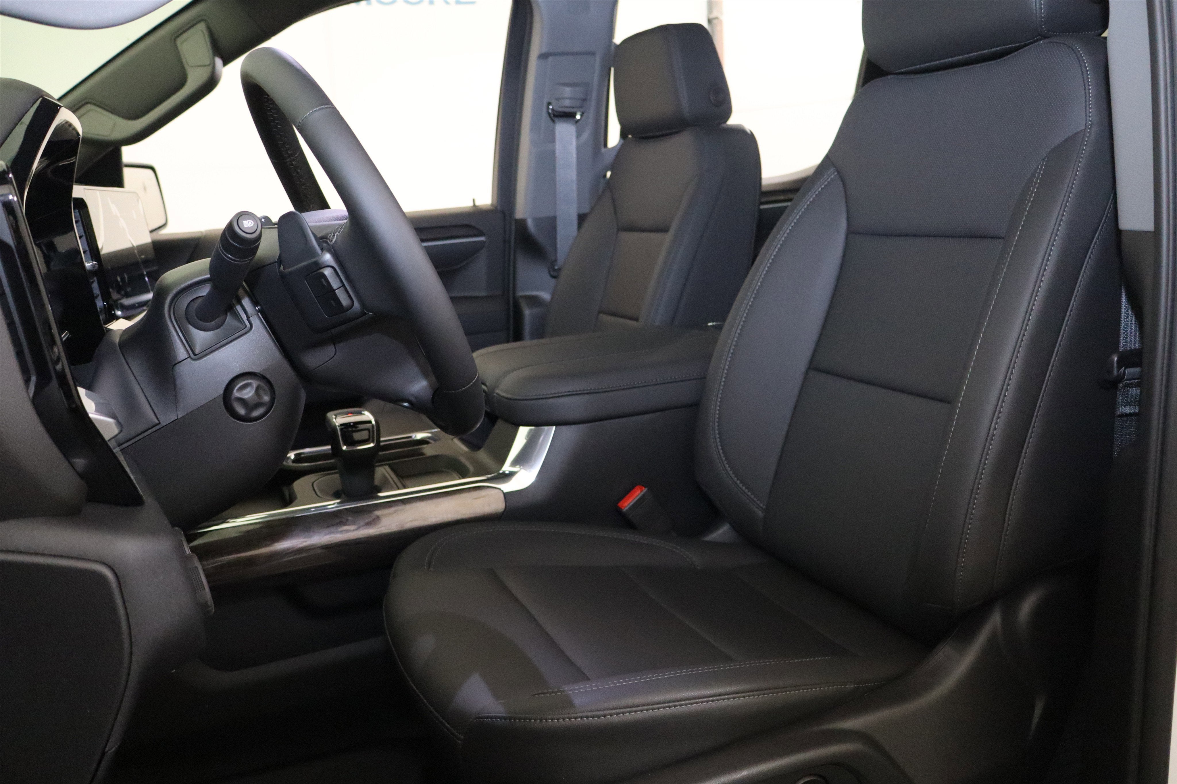 2026 Chevrolet Silverado 1500 LTZ Crew Cab 4WD