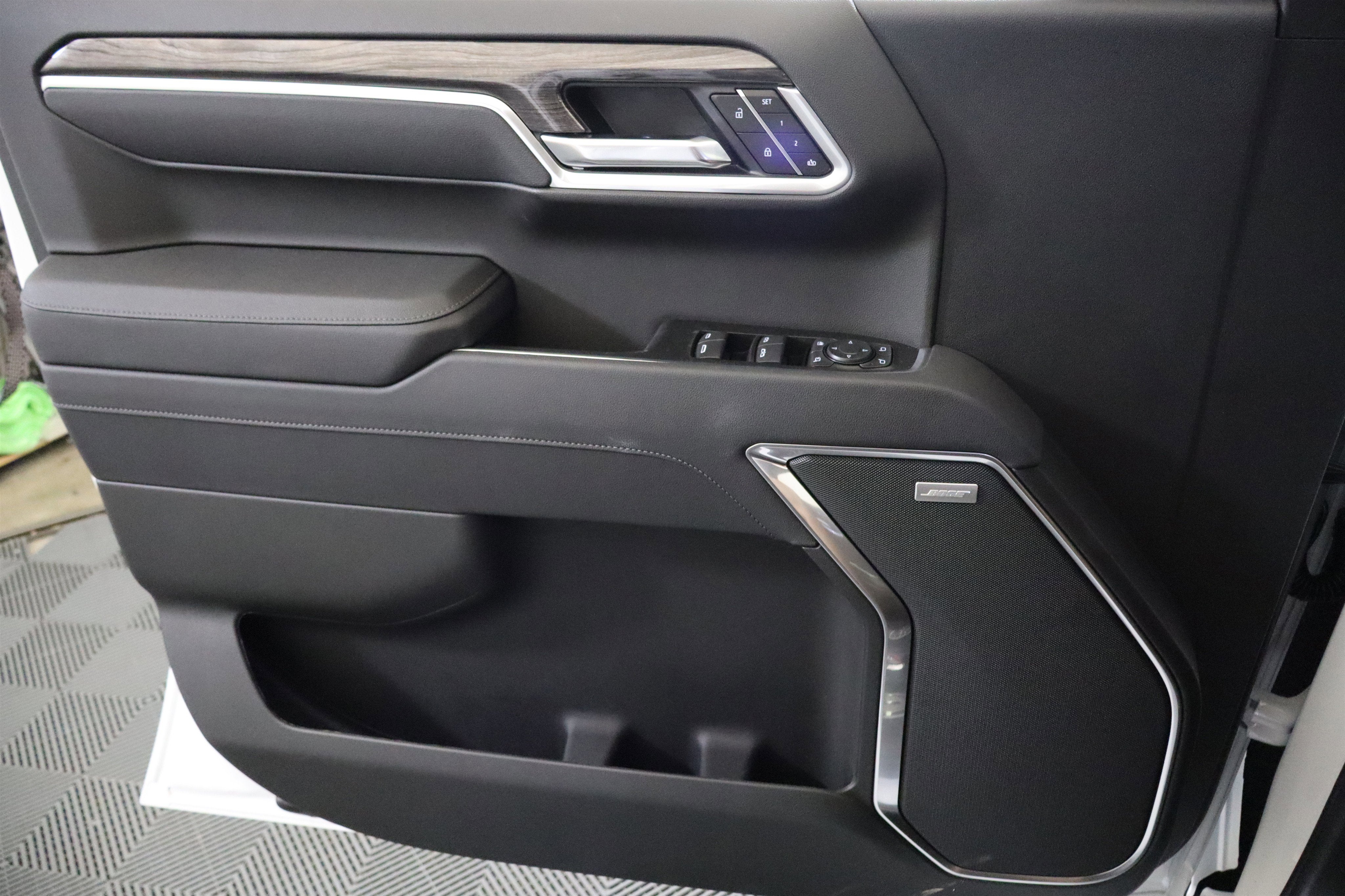 2026 Chevrolet Silverado 1500 LTZ Crew Cab 4WD