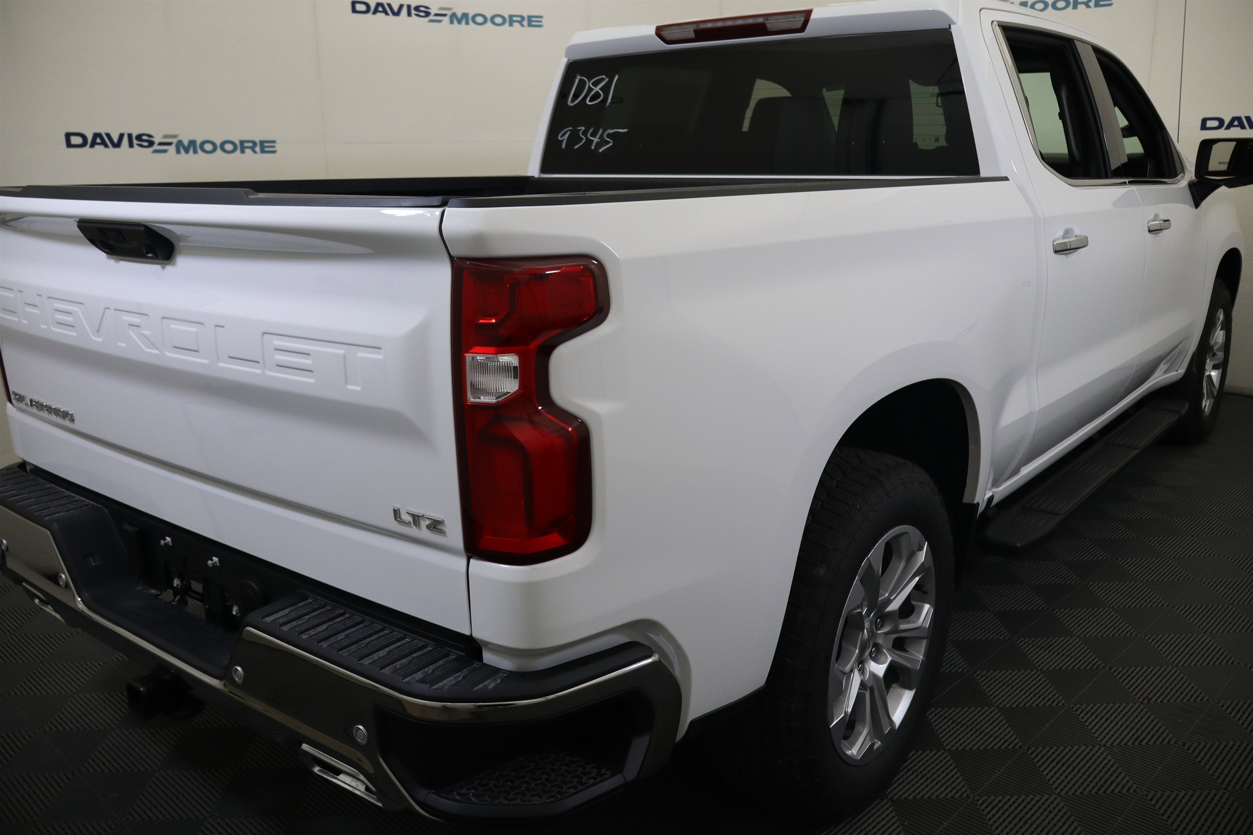 2026 Chevrolet Silverado 1500 LTZ Crew Cab 4WD