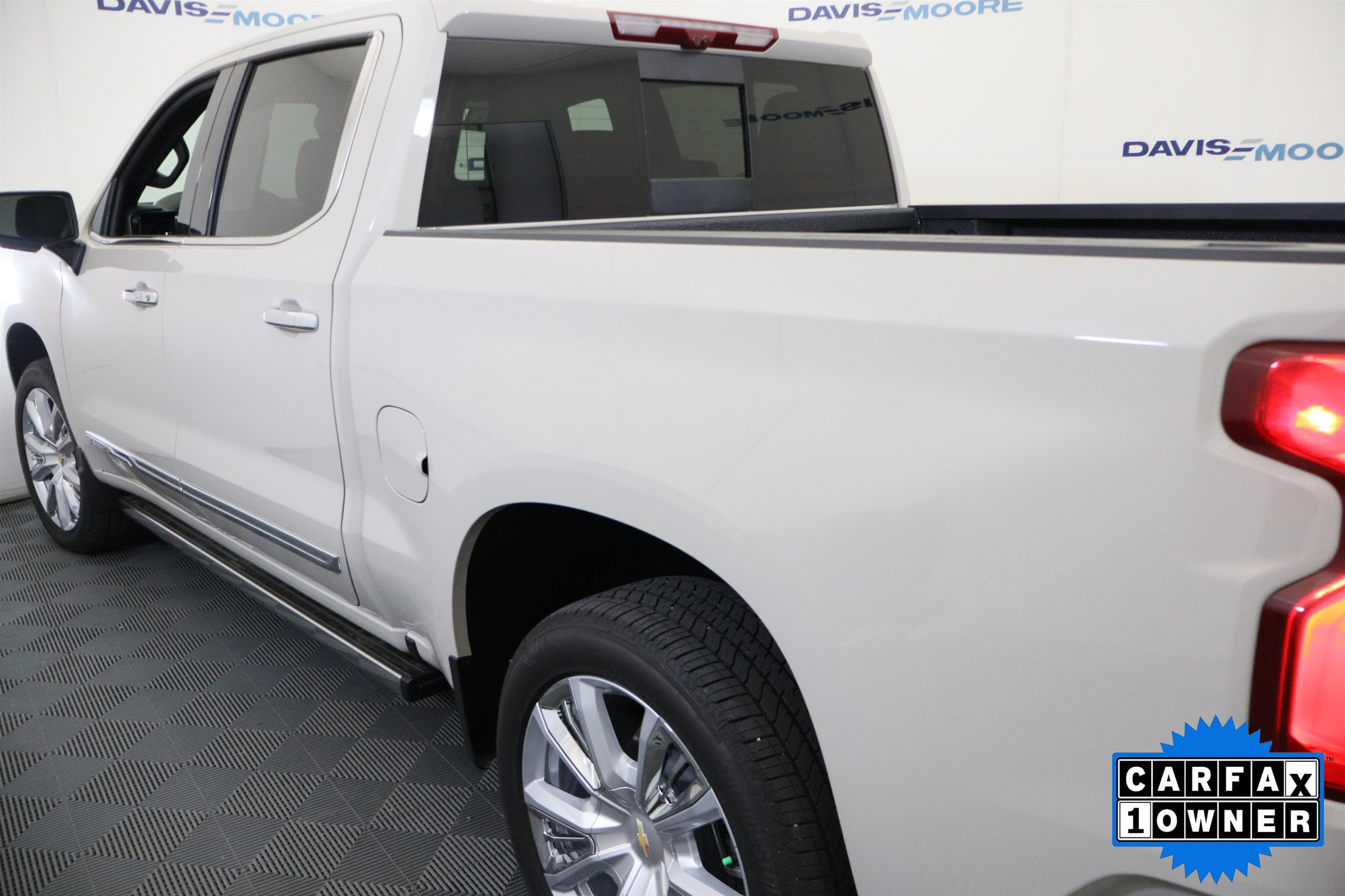 2026 Chevrolet Silverado 1500 High Country Crew Cab 4WD