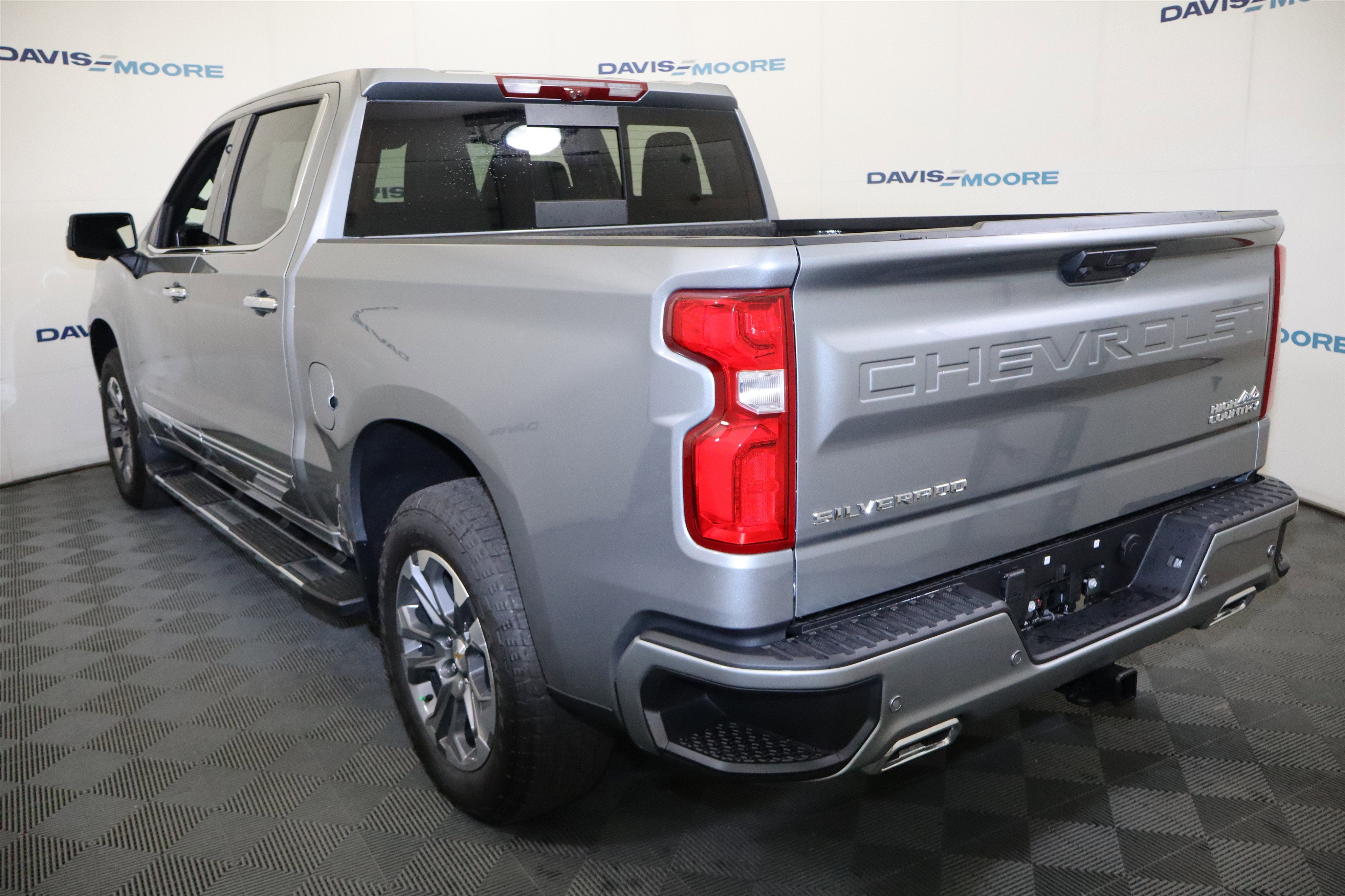2026 Chevrolet Silverado 1500 High Country Crew Cab 4WD