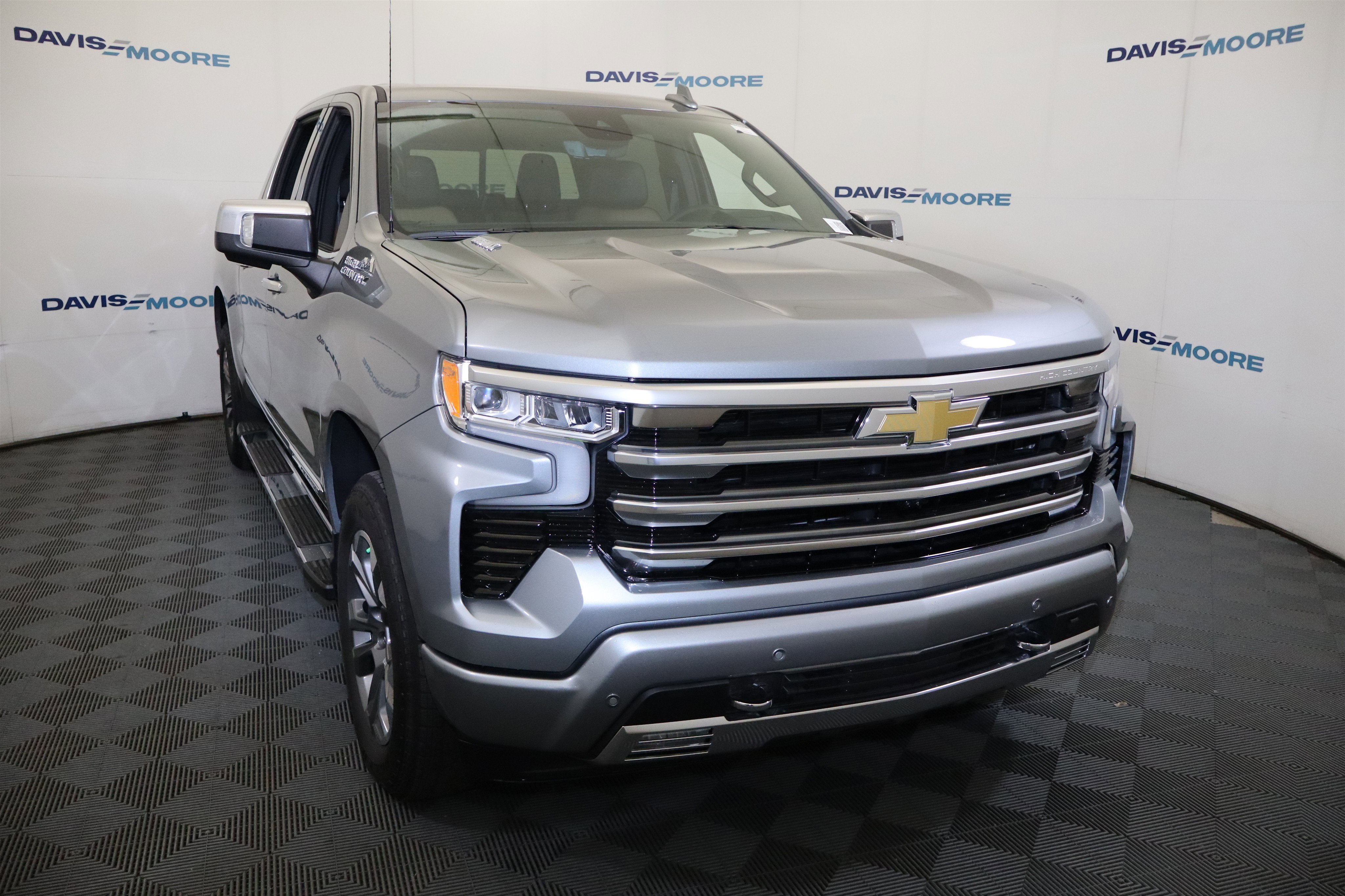 2026 Chevrolet Silverado 1500 High Country Crew Cab 4WD