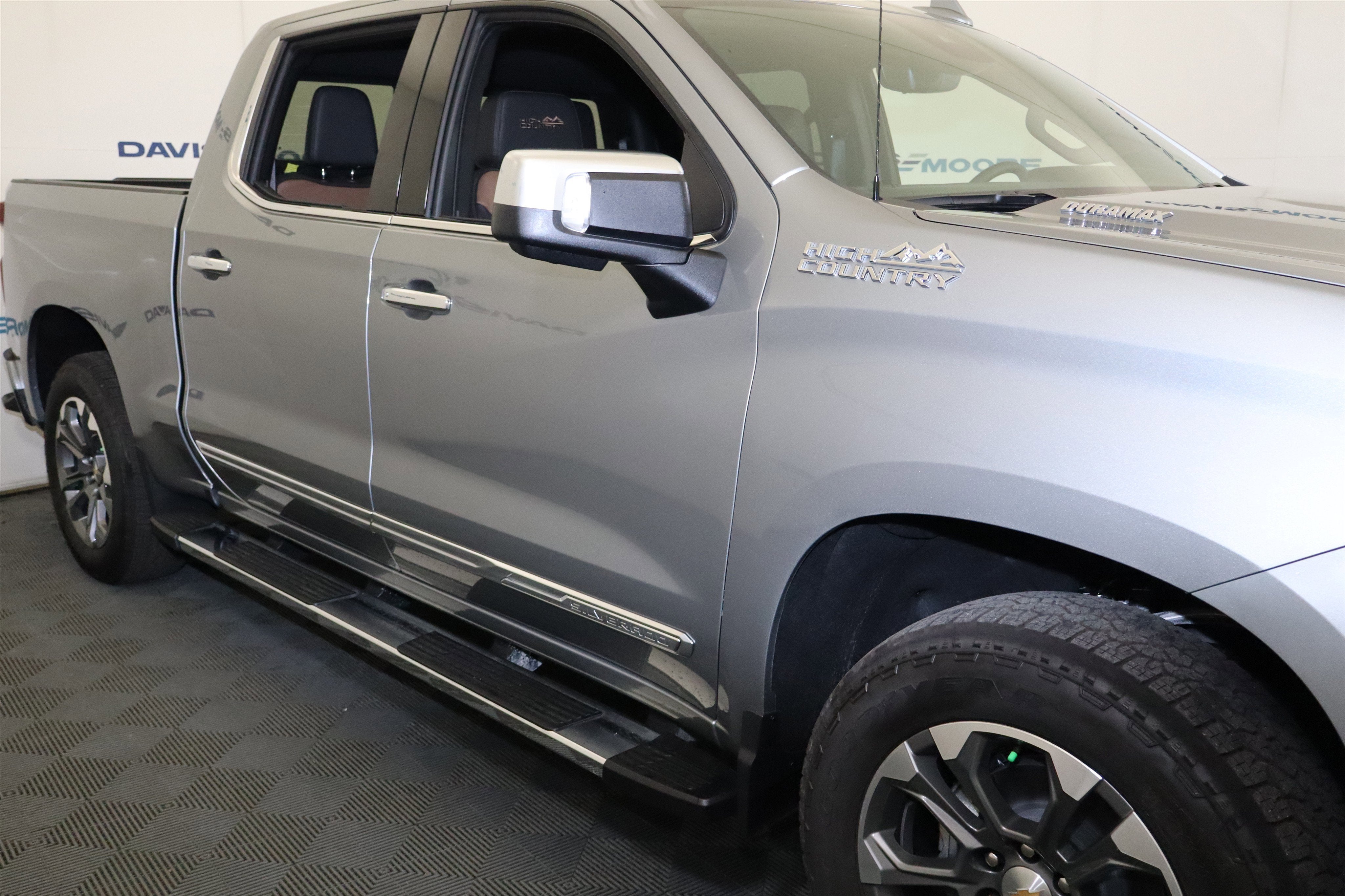 2026 Chevrolet Silverado 1500 High Country Crew Cab 4WD