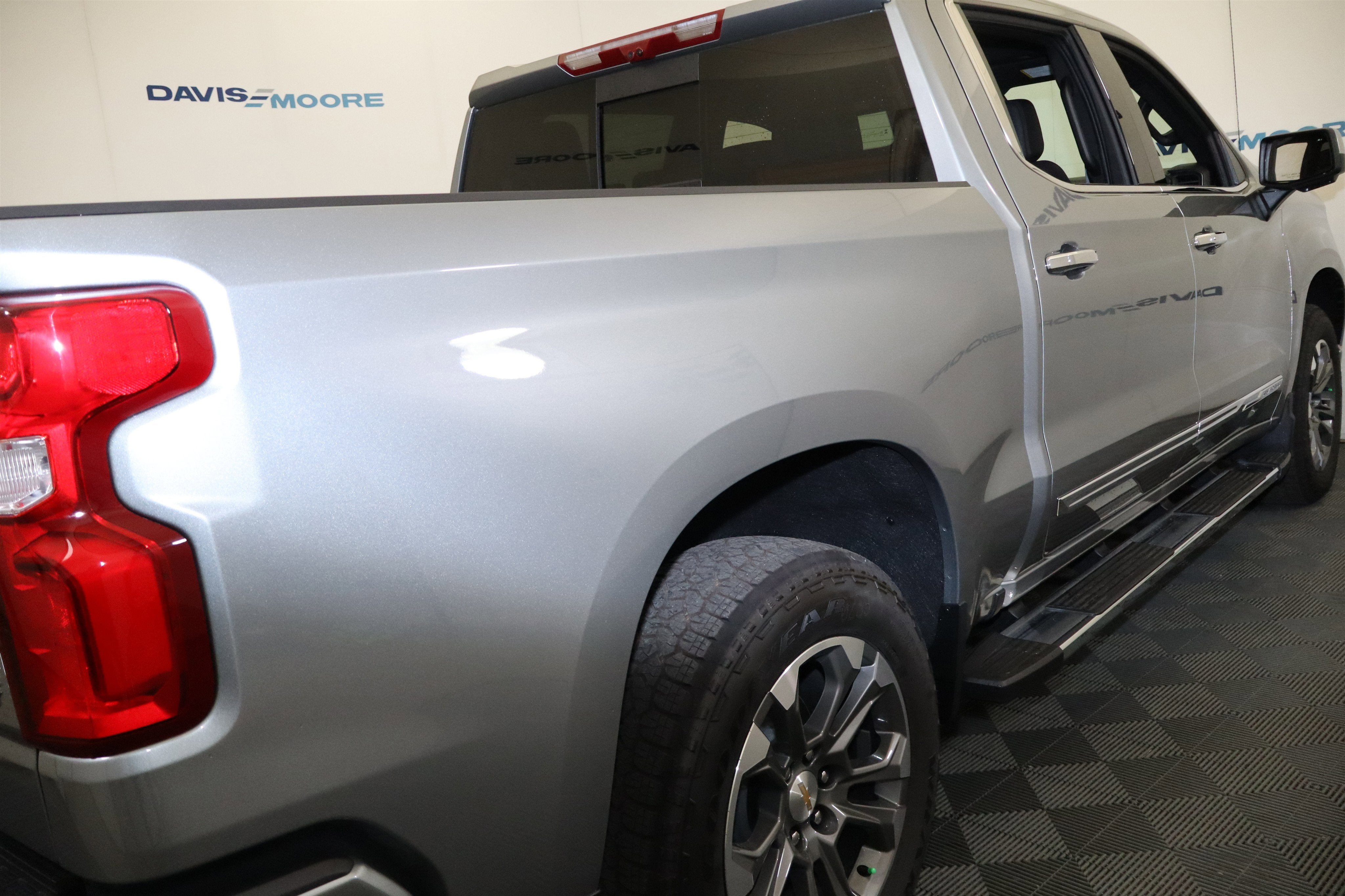 2026 Chevrolet Silverado 1500 High Country Crew Cab 4WD