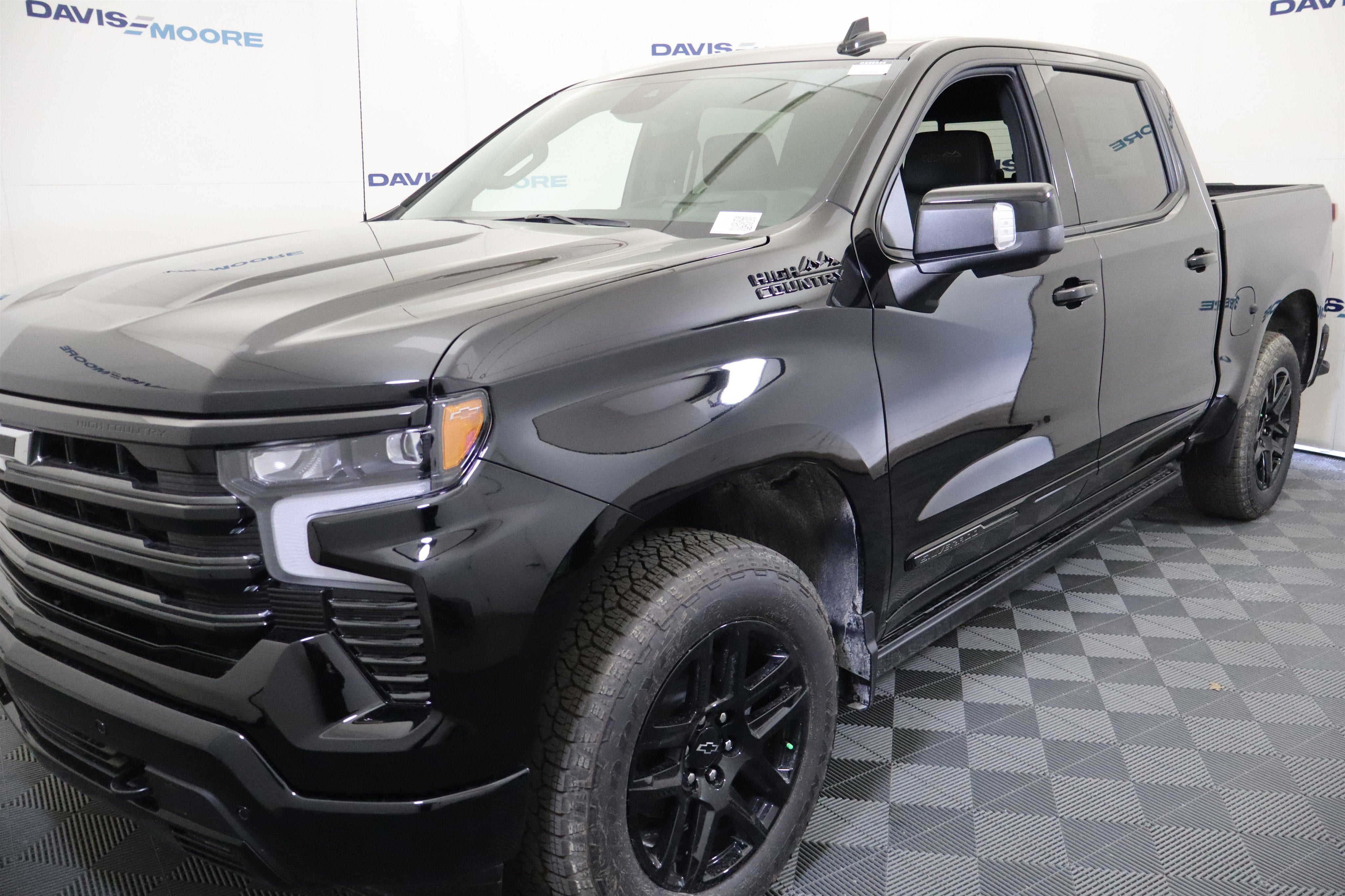 2026 Chevrolet Silverado 1500 High Country Crew Cab 4WD