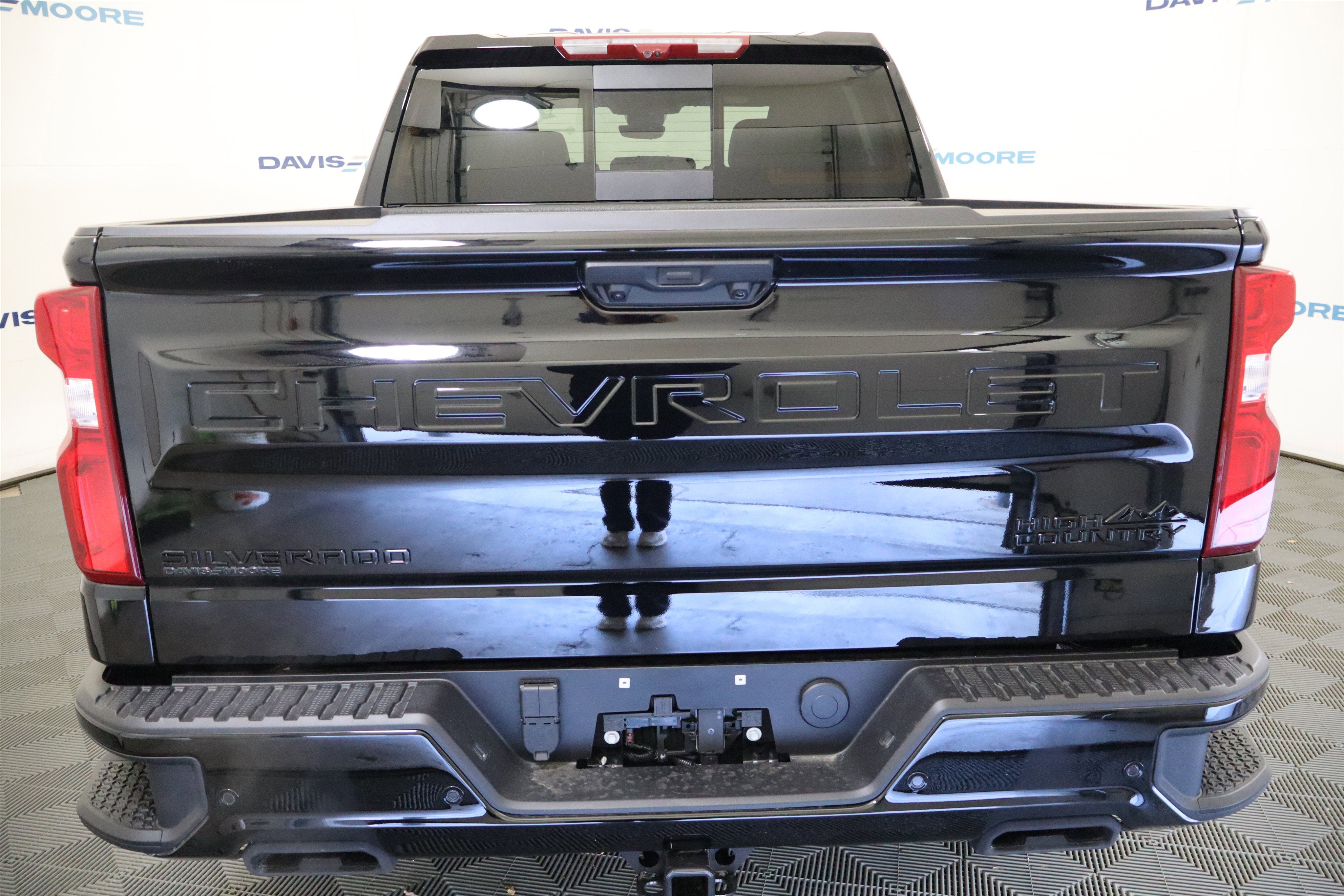 2026 Chevrolet Silverado 1500 High Country Crew Cab 4WD