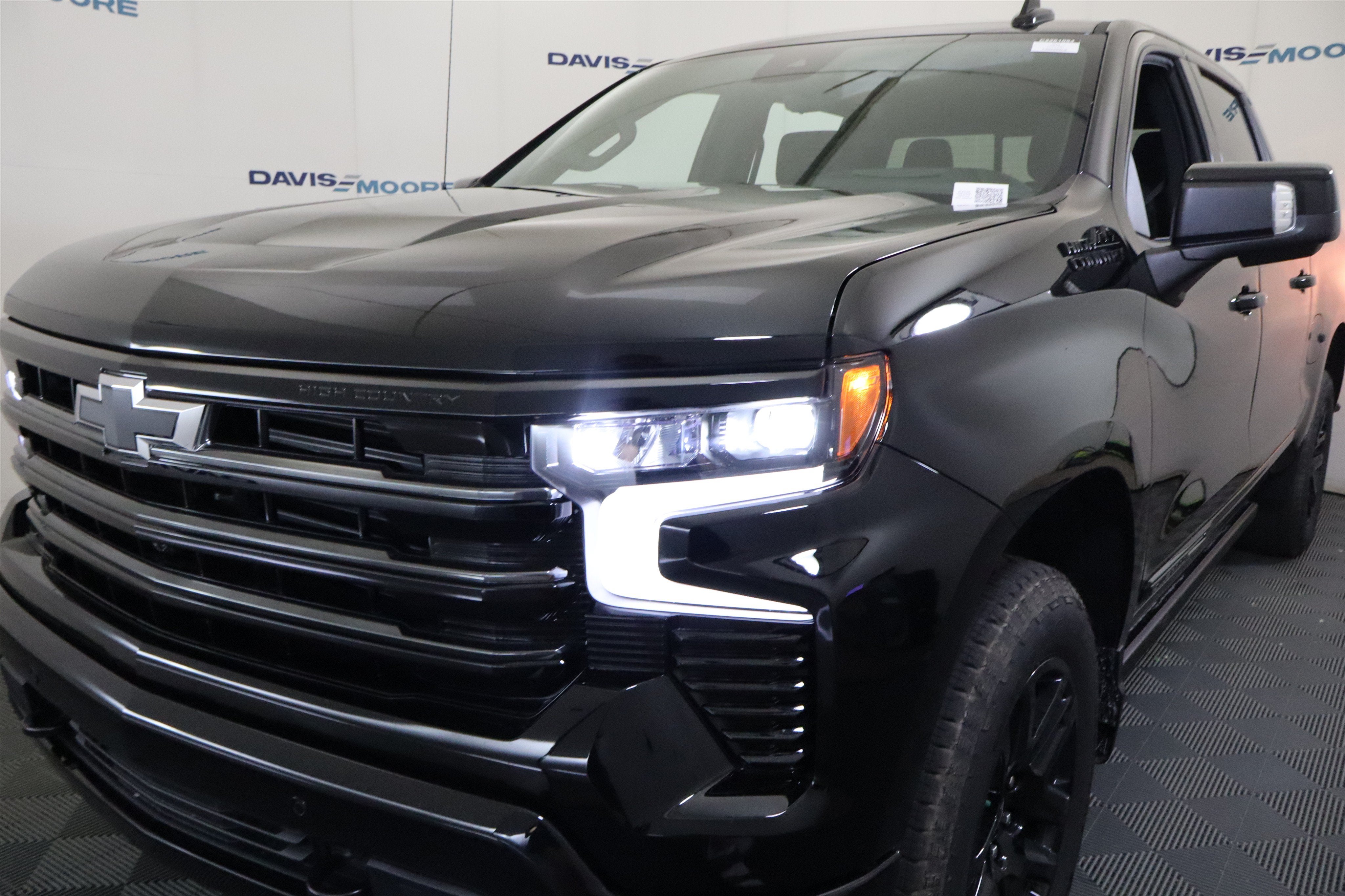 2026 Chevrolet Silverado 1500 High Country Crew Cab 4WD