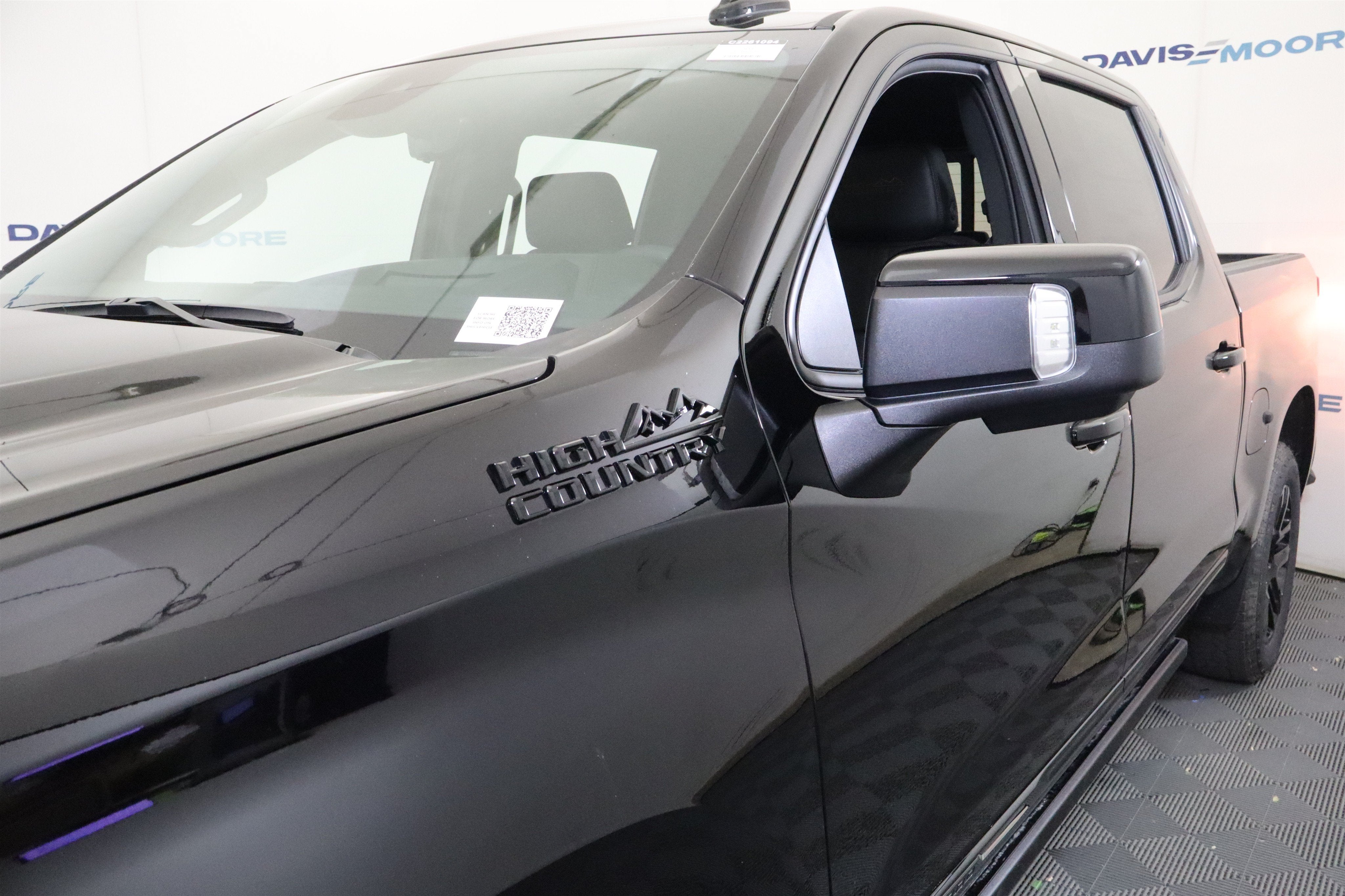2026 Chevrolet Silverado 1500 High Country Crew Cab 4WD
