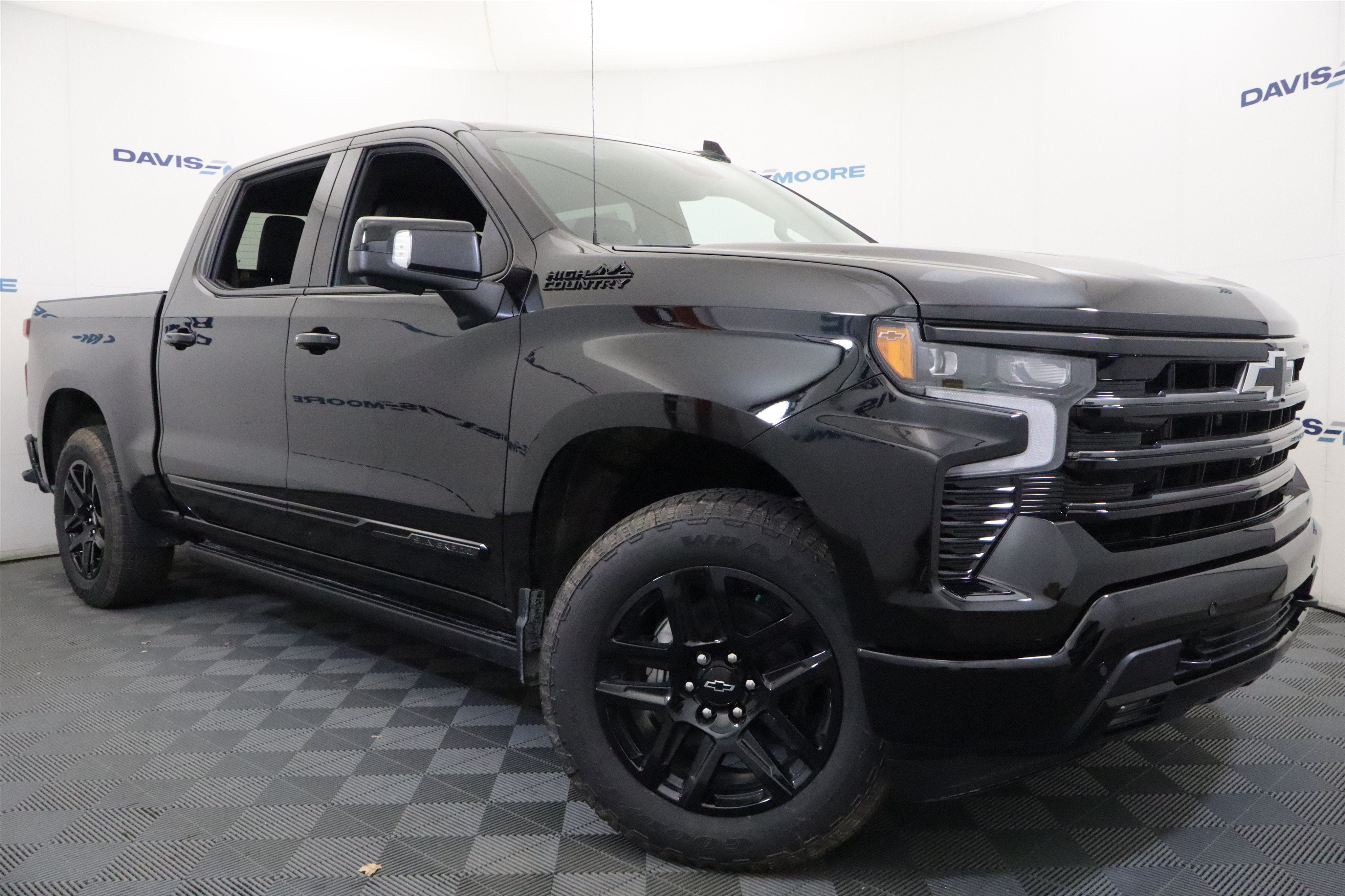 2026 Chevrolet Silverado 1500 High Country Crew Cab 4WD