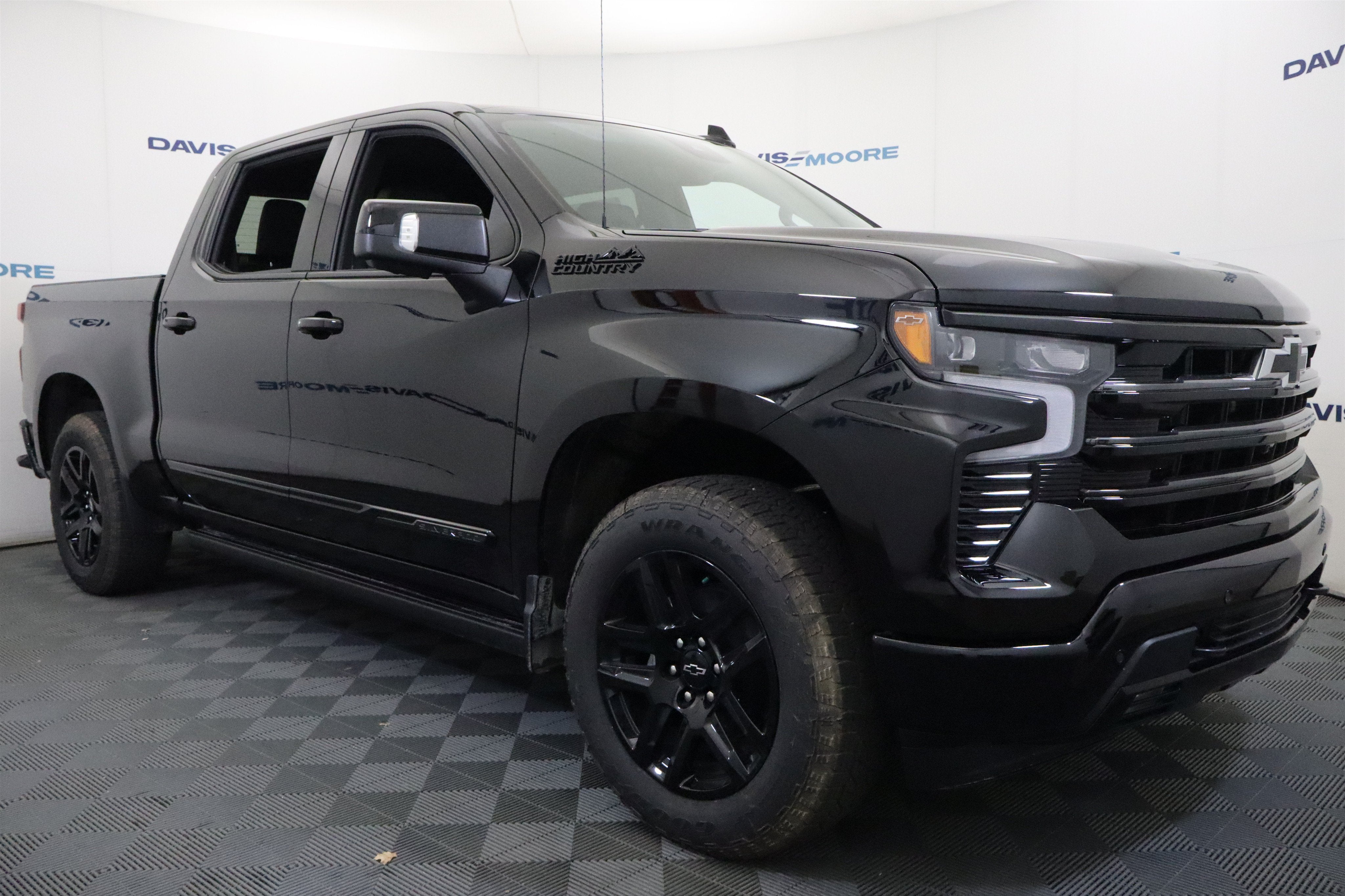 2026 Chevrolet Silverado 1500 High Country Crew Cab 4WD