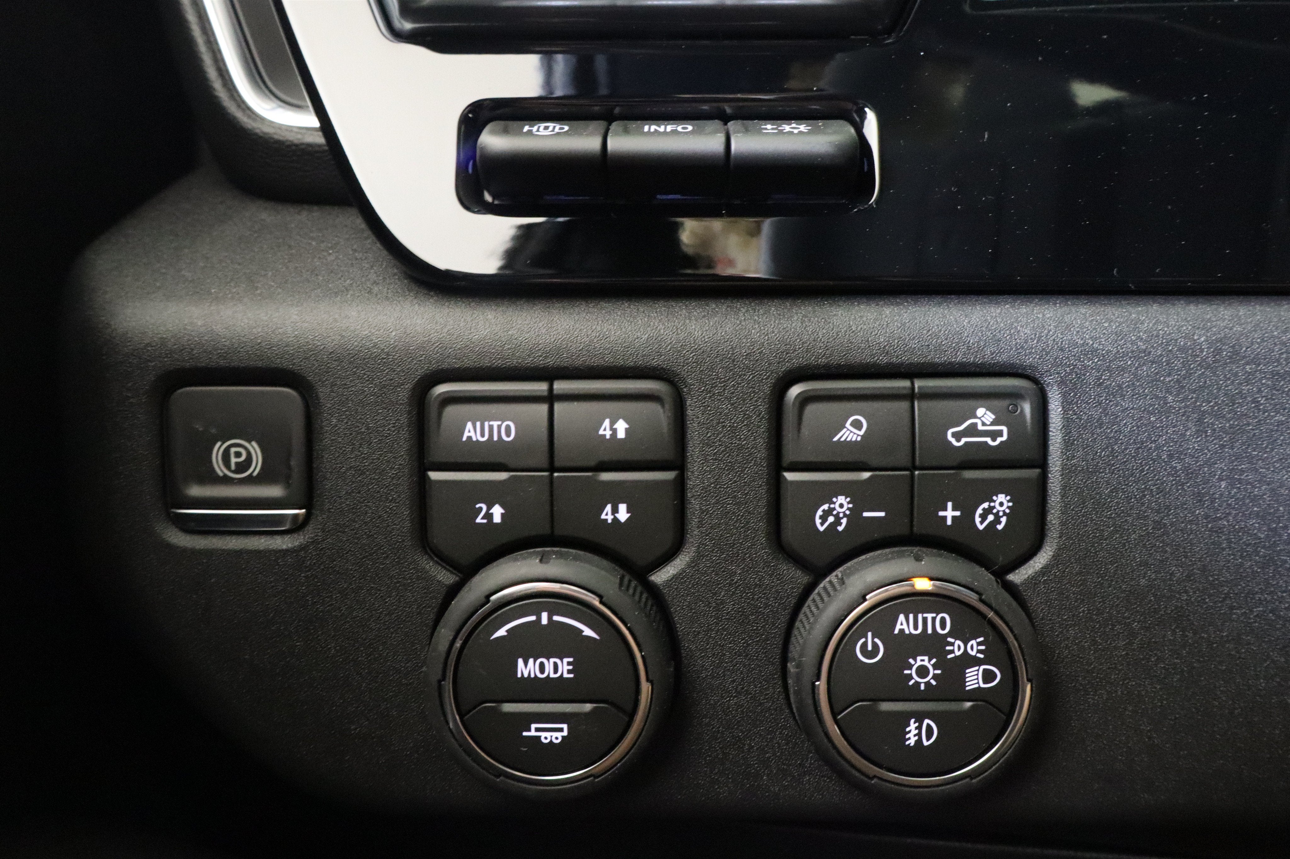 2026 Chevrolet Silverado 1500 High Country Crew Cab 4WD