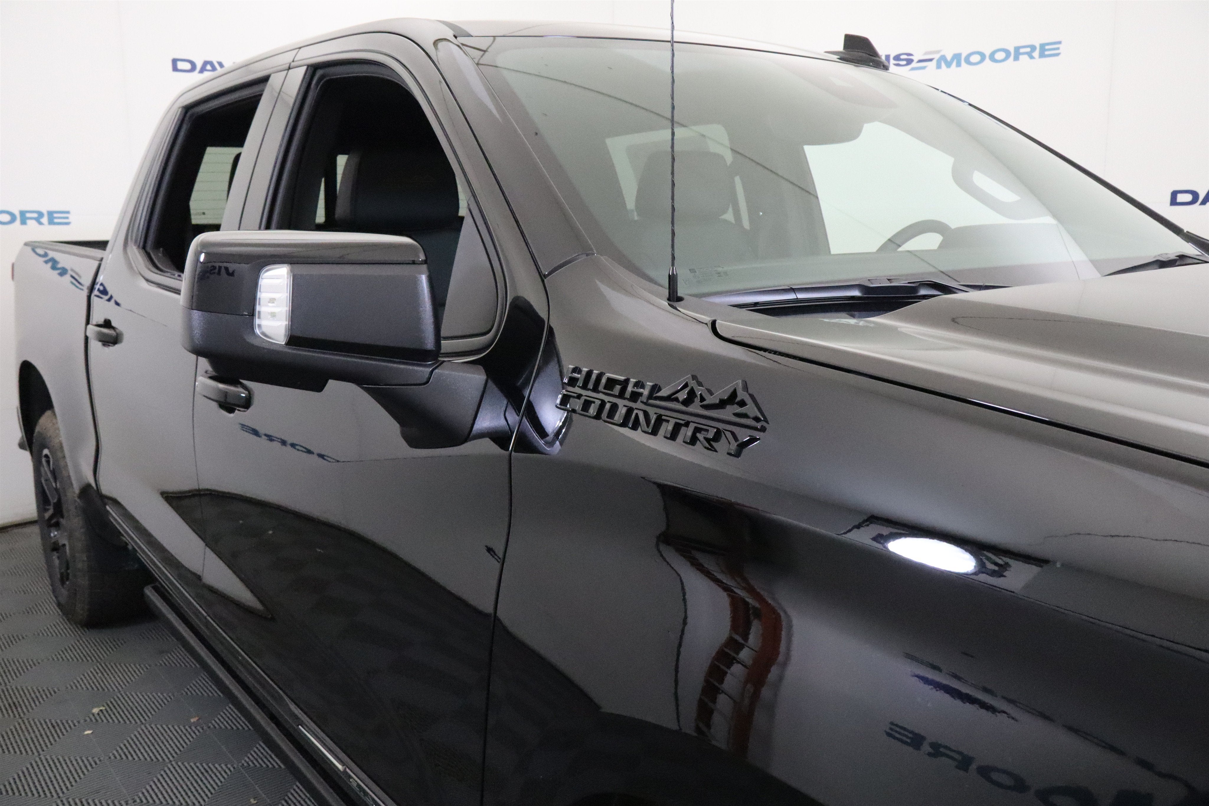 2026 Chevrolet Silverado 1500 High Country Crew Cab 4WD