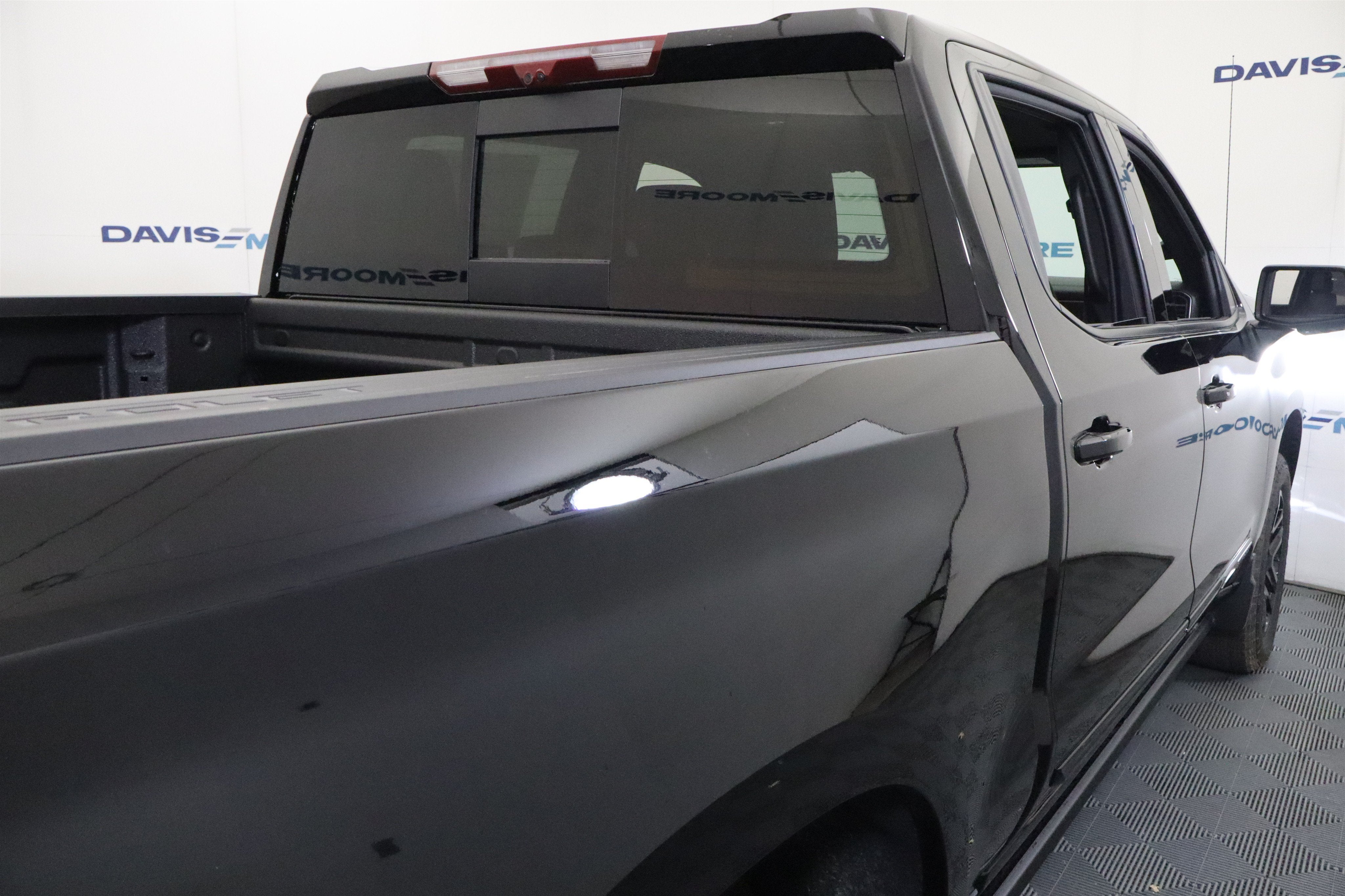 2026 Chevrolet Silverado 1500 High Country Crew Cab 4WD