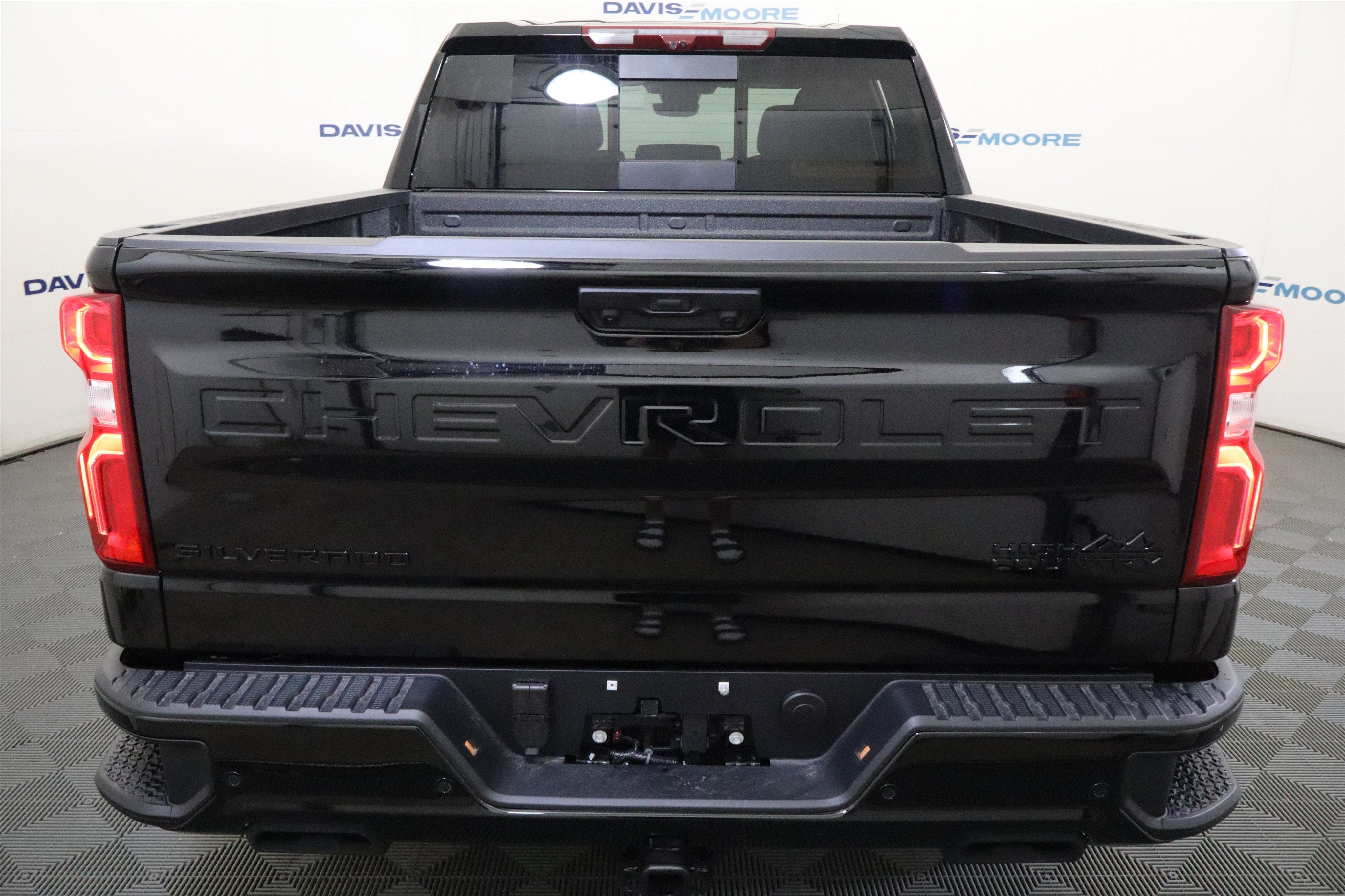 2026 Chevrolet Silverado 1500 High Country Crew Cab 4WD