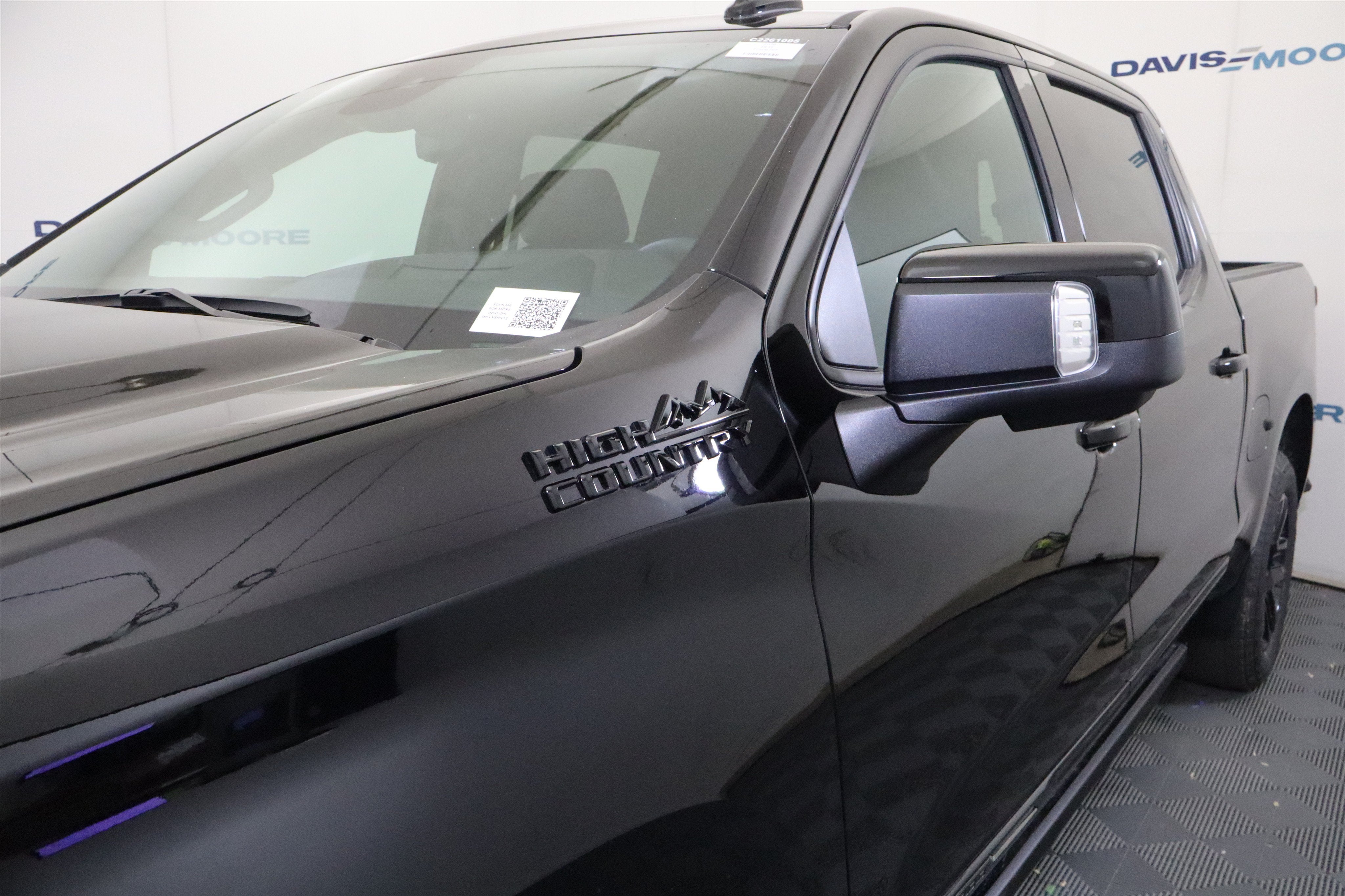 2026 Chevrolet Silverado 1500 High Country Crew Cab 4WD