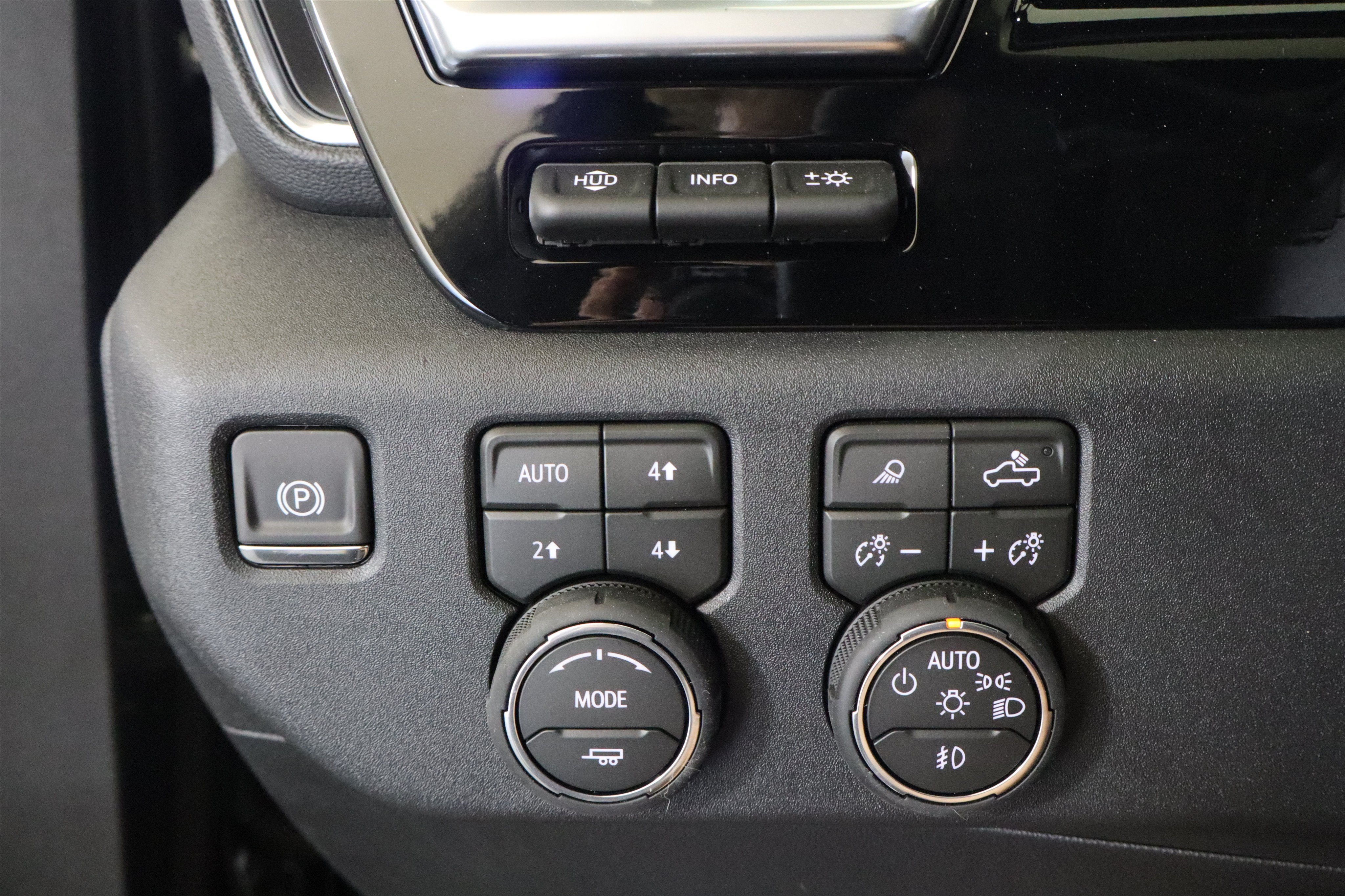 2026 Chevrolet Silverado 1500 High Country Crew Cab 4WD