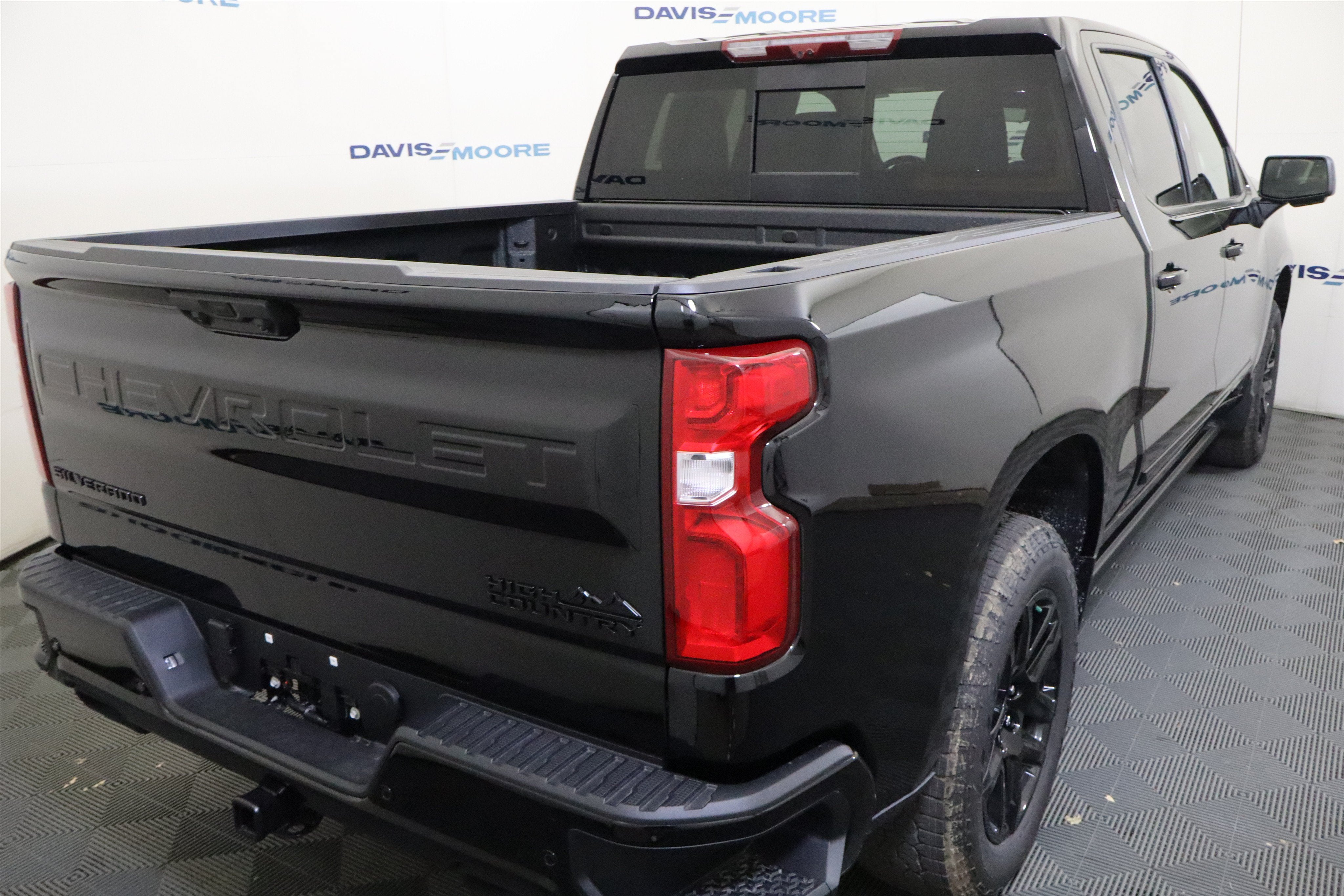 2026 Chevrolet Silverado 1500 High Country Crew Cab 4WD