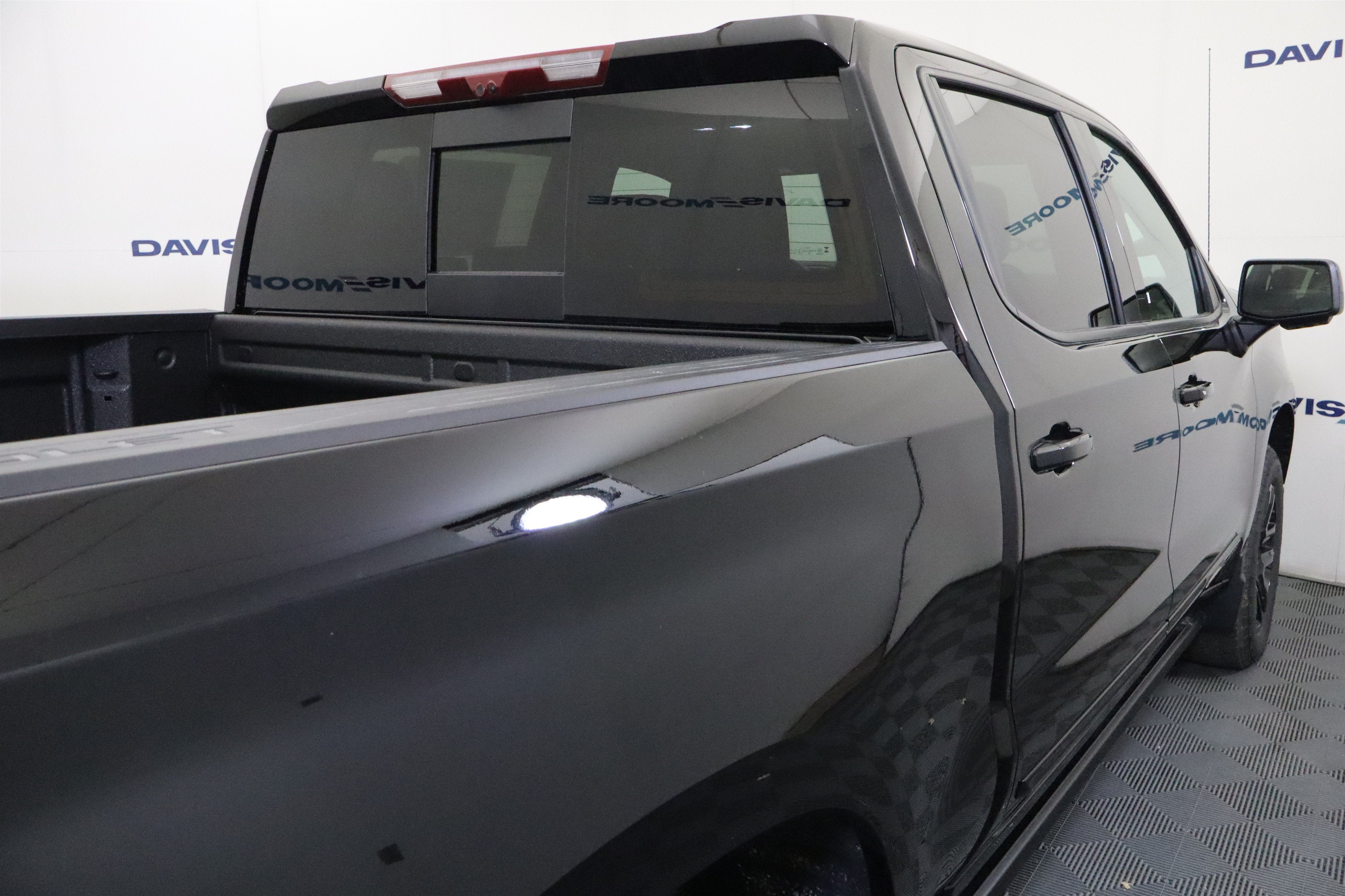 2026 Chevrolet Silverado 1500 High Country Crew Cab 4WD