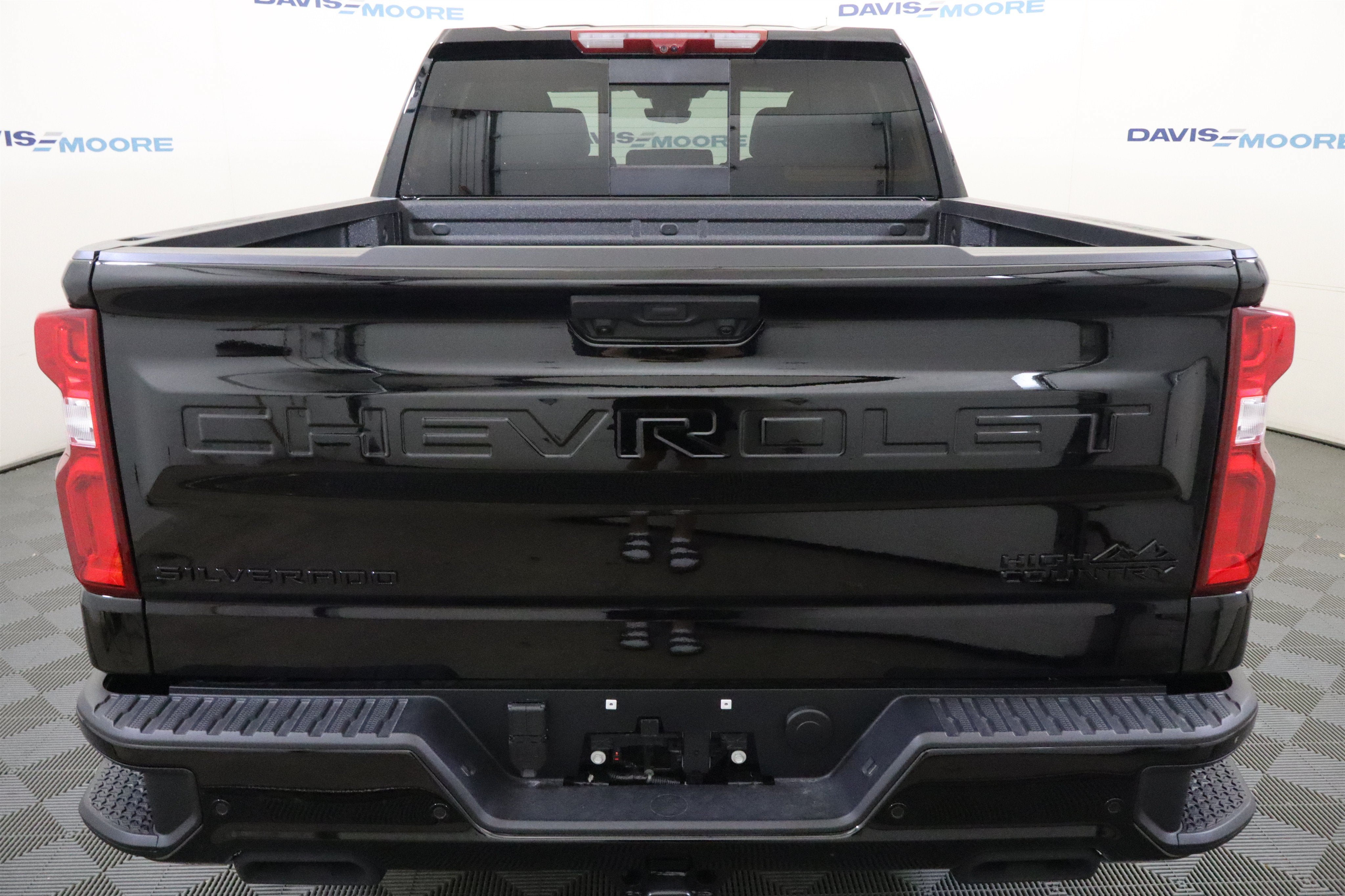 2026 Chevrolet Silverado 1500 High Country Crew Cab 4WD