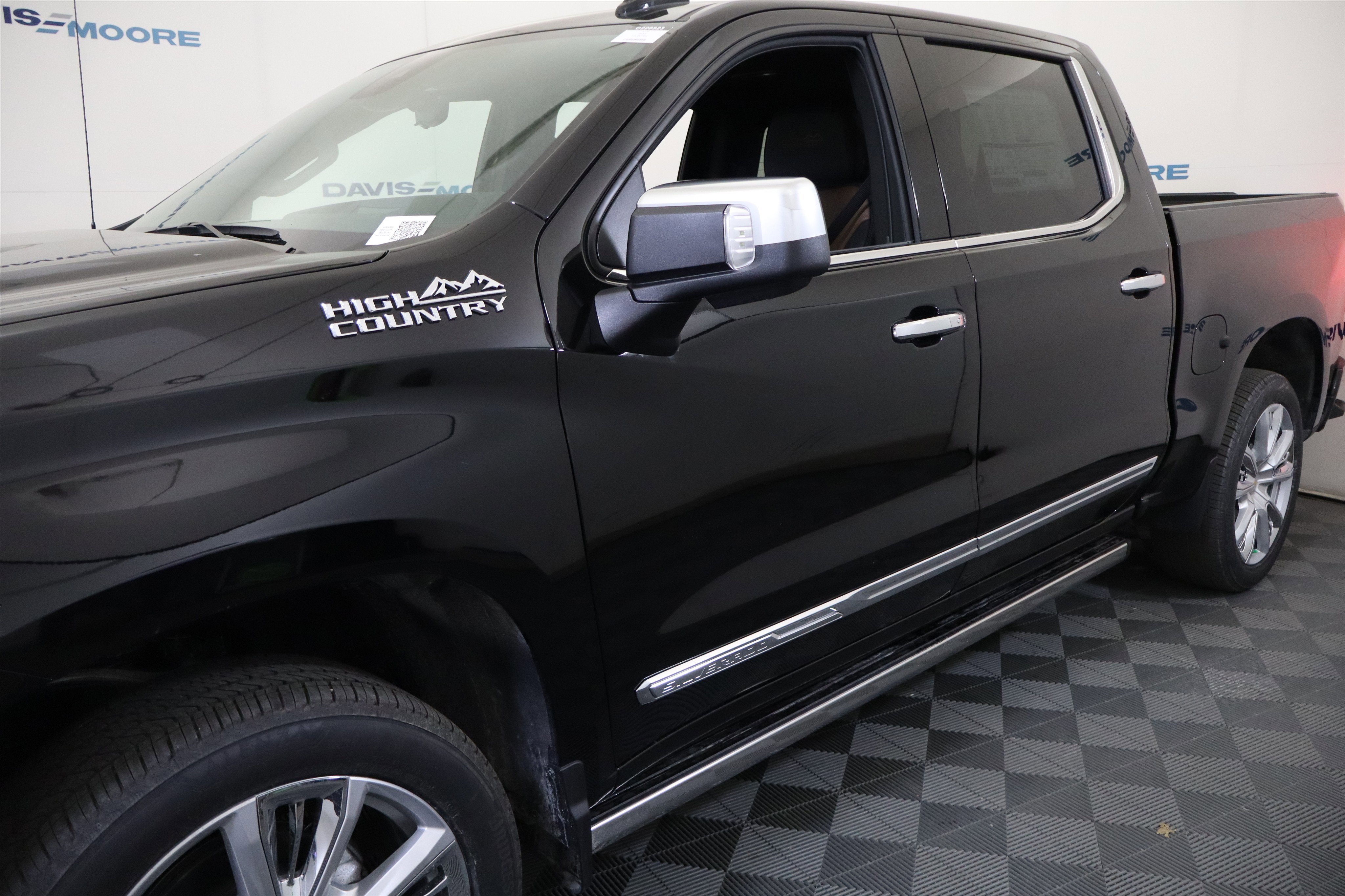 2026 Chevrolet Silverado 1500 High Country Crew Cab 4WD