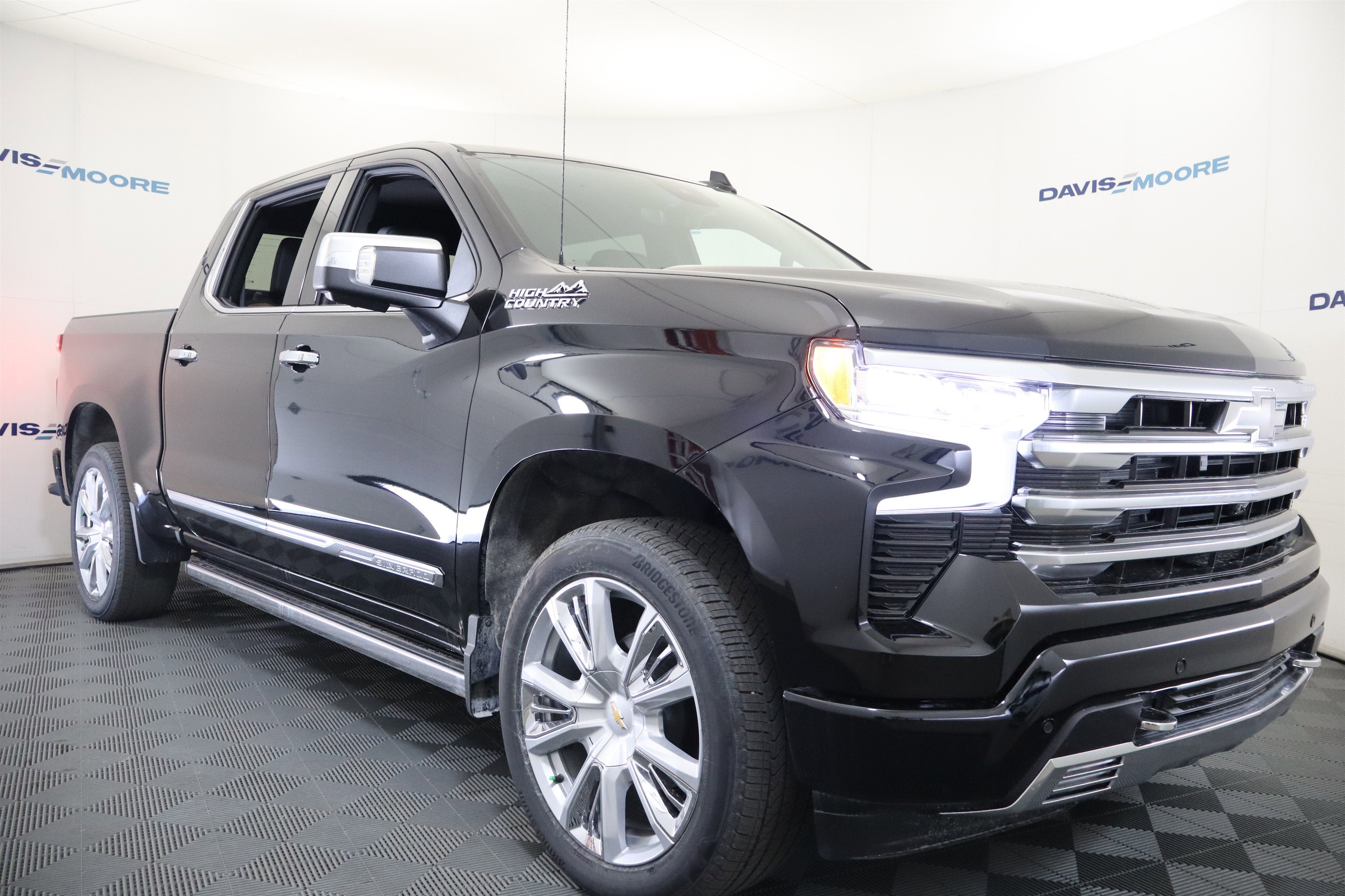 2026 Chevrolet Silverado 1500 High Country Crew Cab 4WD