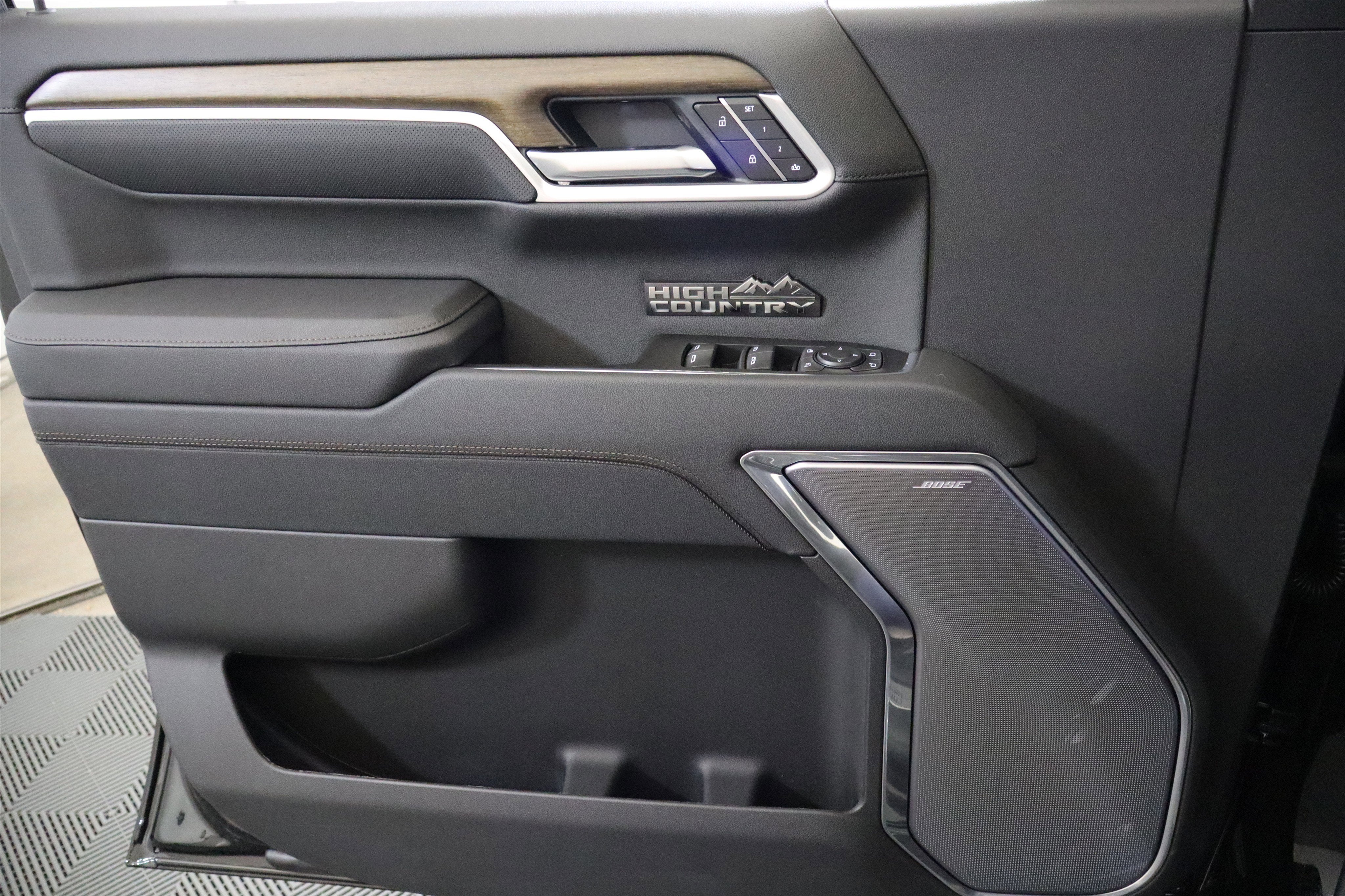 2026 Chevrolet Silverado 1500 High Country Crew Cab 4WD