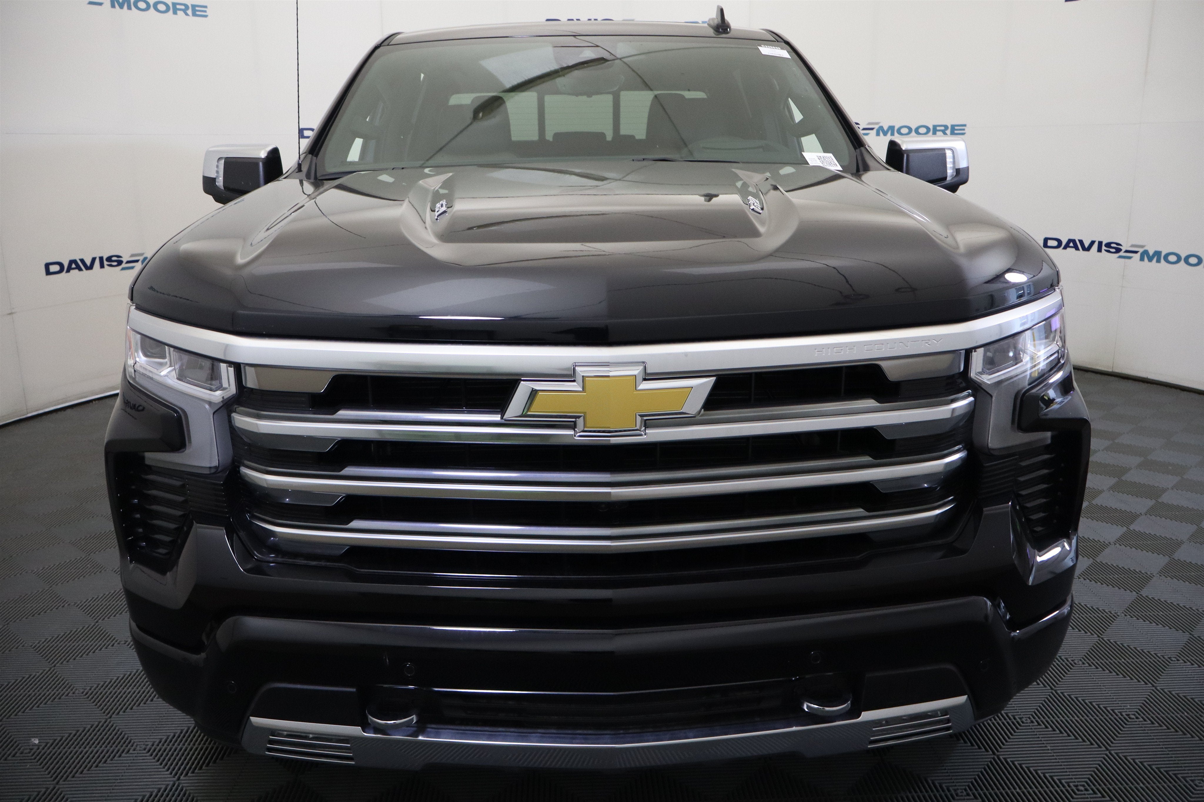 2026 Chevrolet Silverado 1500 High Country Crew Cab 4WD