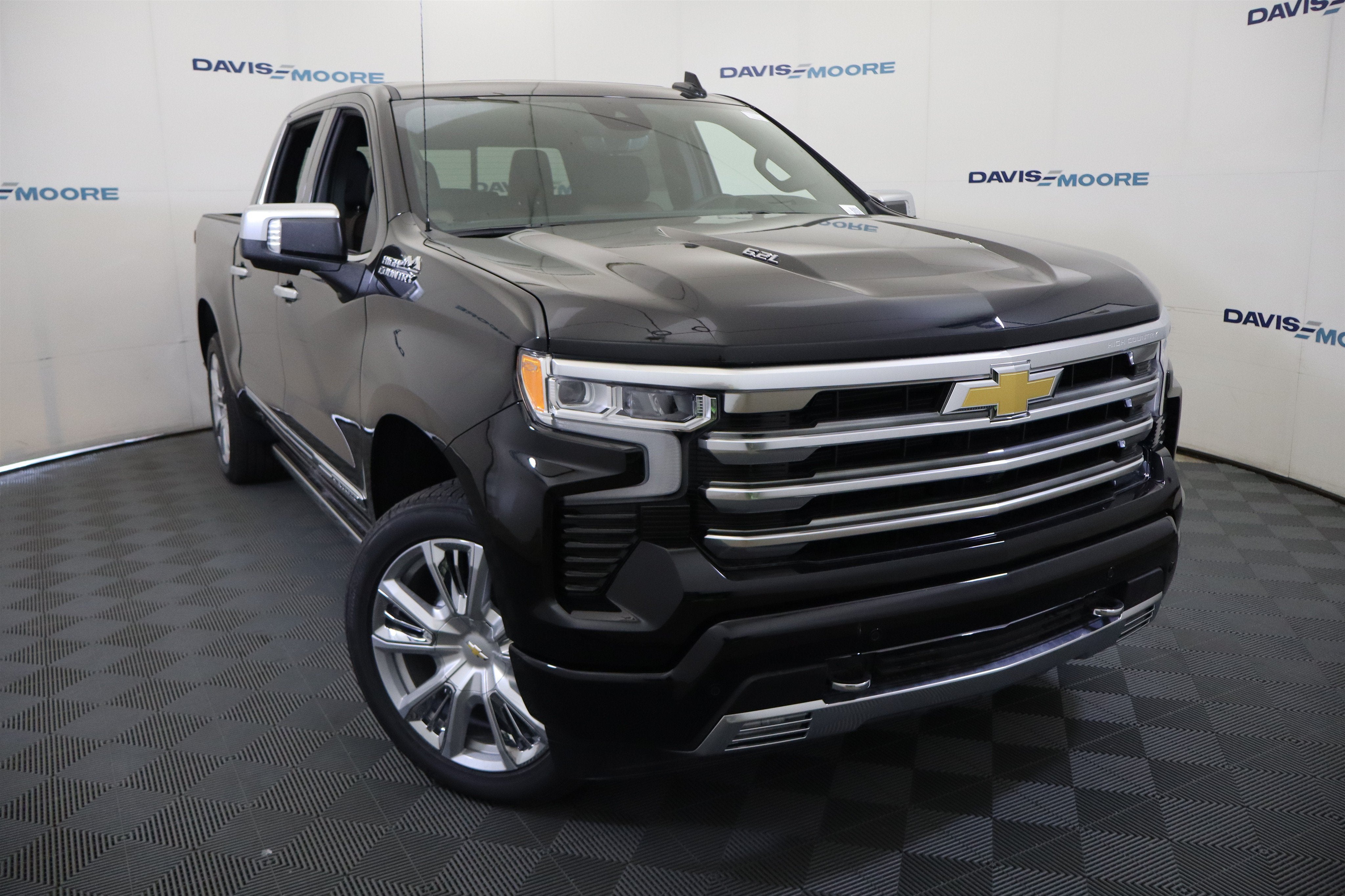 2026 Chevrolet Silverado 1500 High Country Crew Cab 4WD