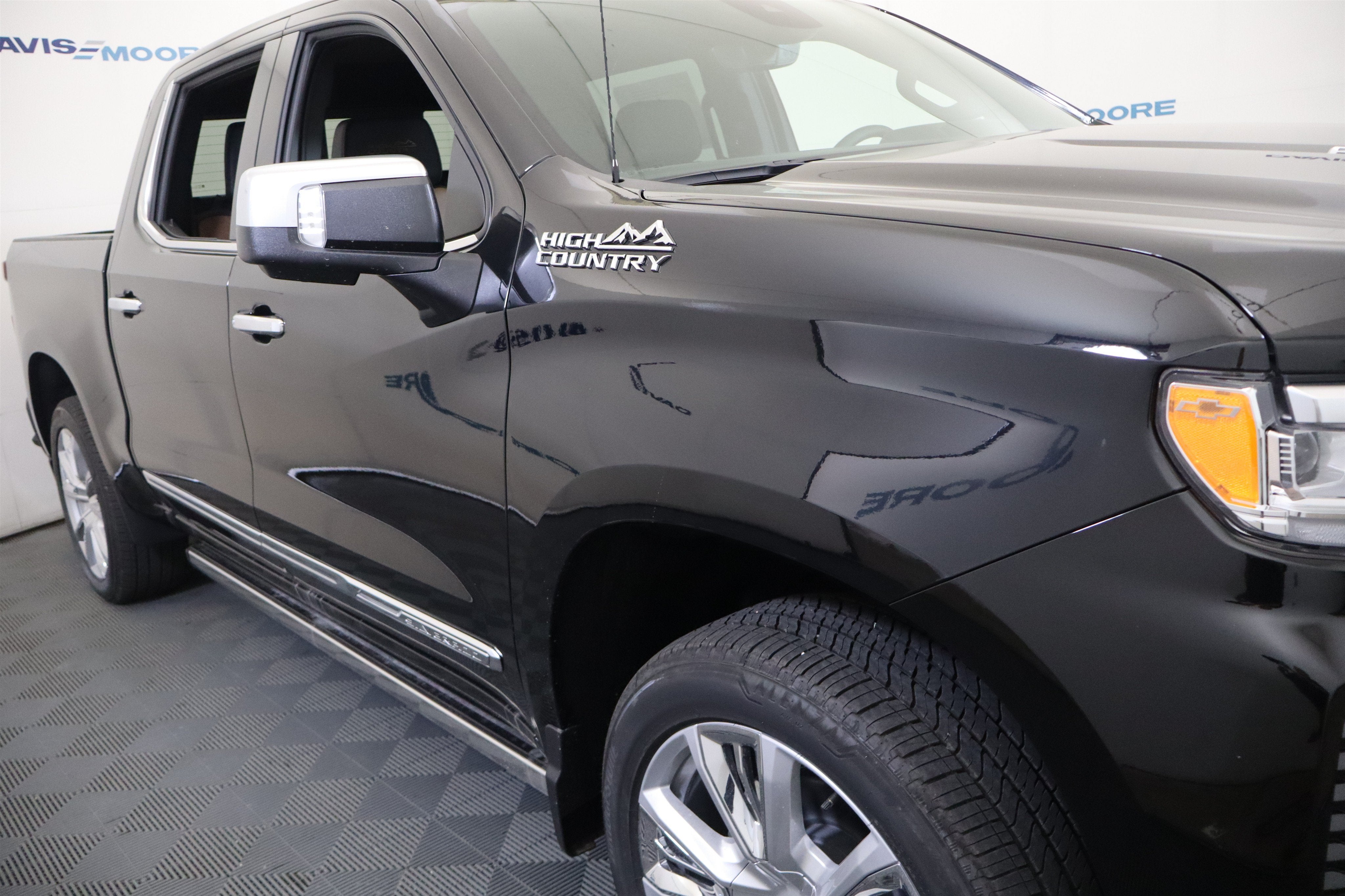 2026 Chevrolet Silverado 1500 High Country Crew Cab 4WD