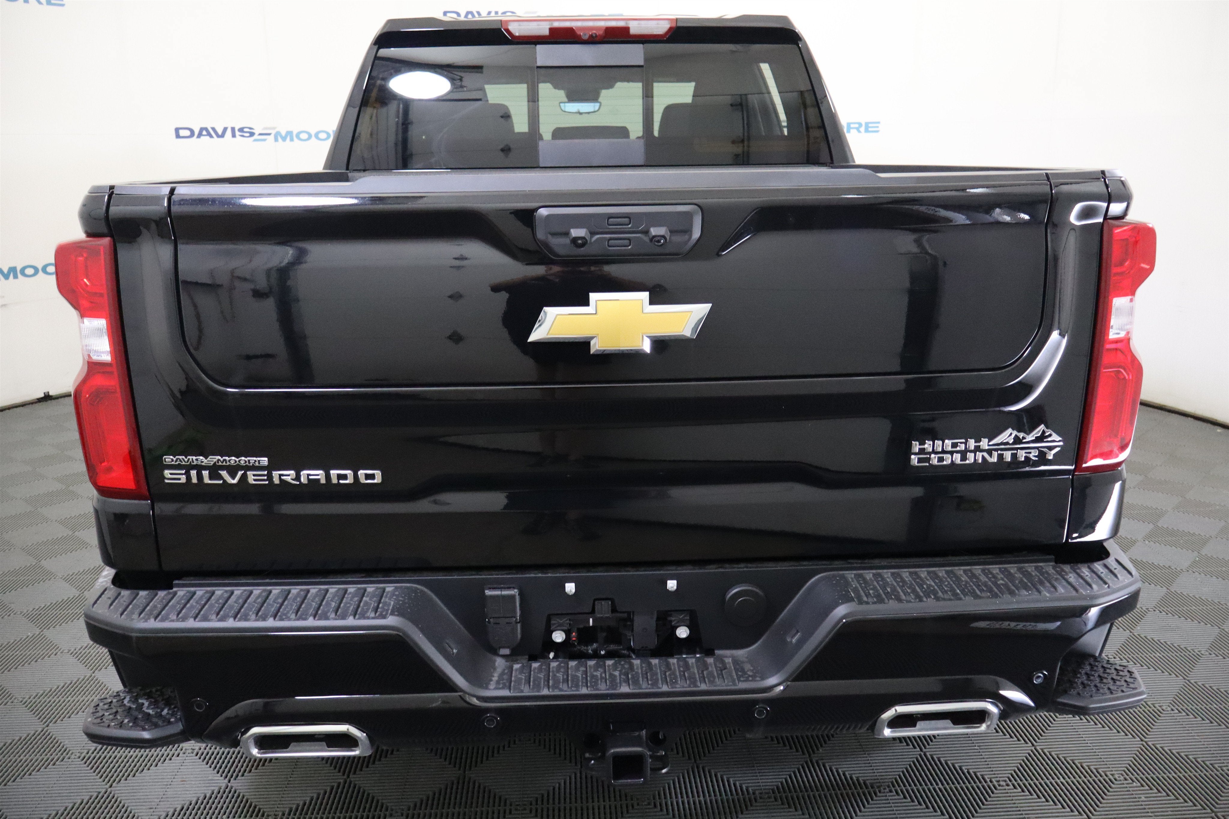 2026 Chevrolet Silverado 1500 High Country Crew Cab 4WD
