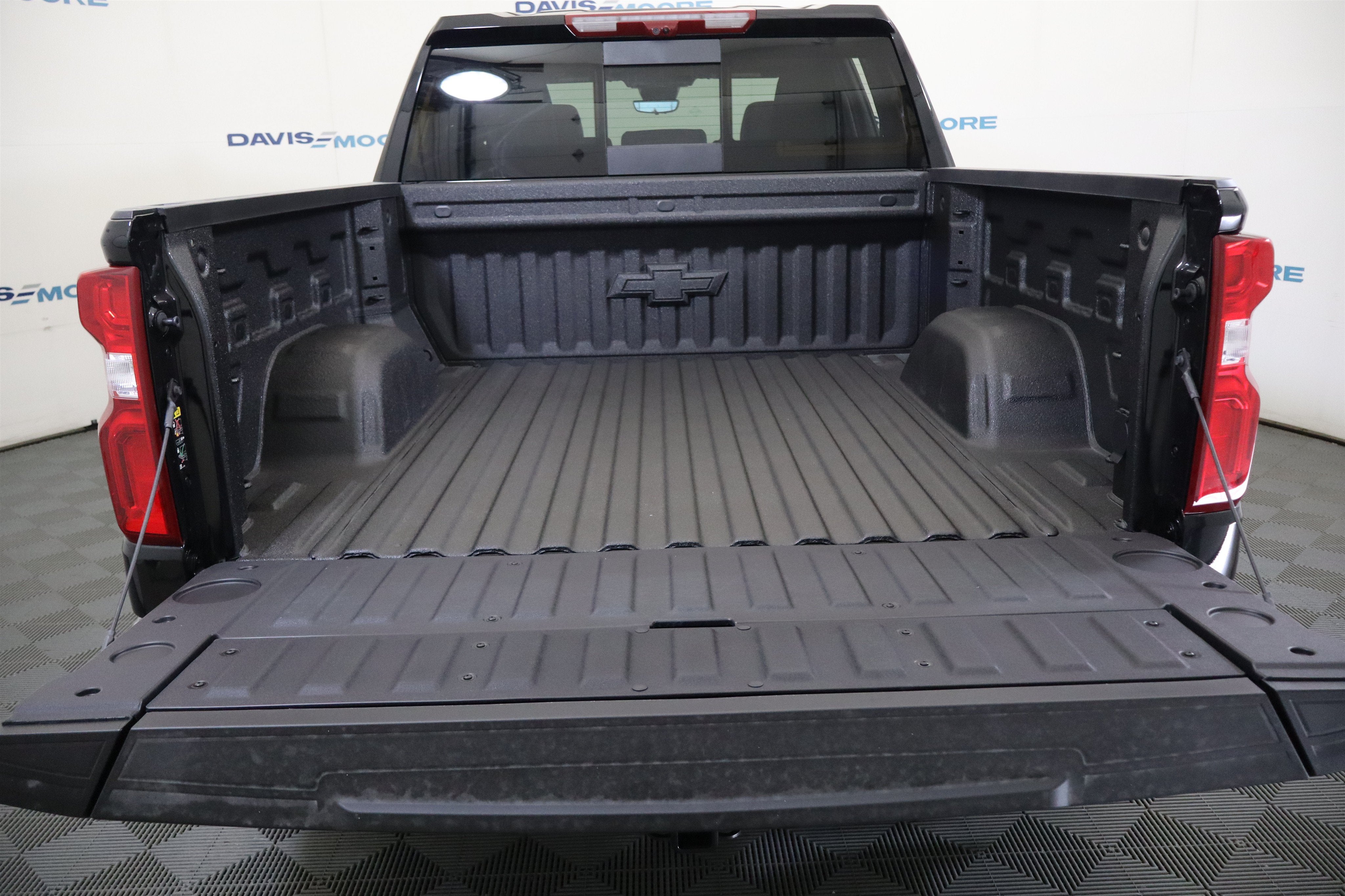 2026 Chevrolet Silverado 1500 High Country Crew Cab 4WD