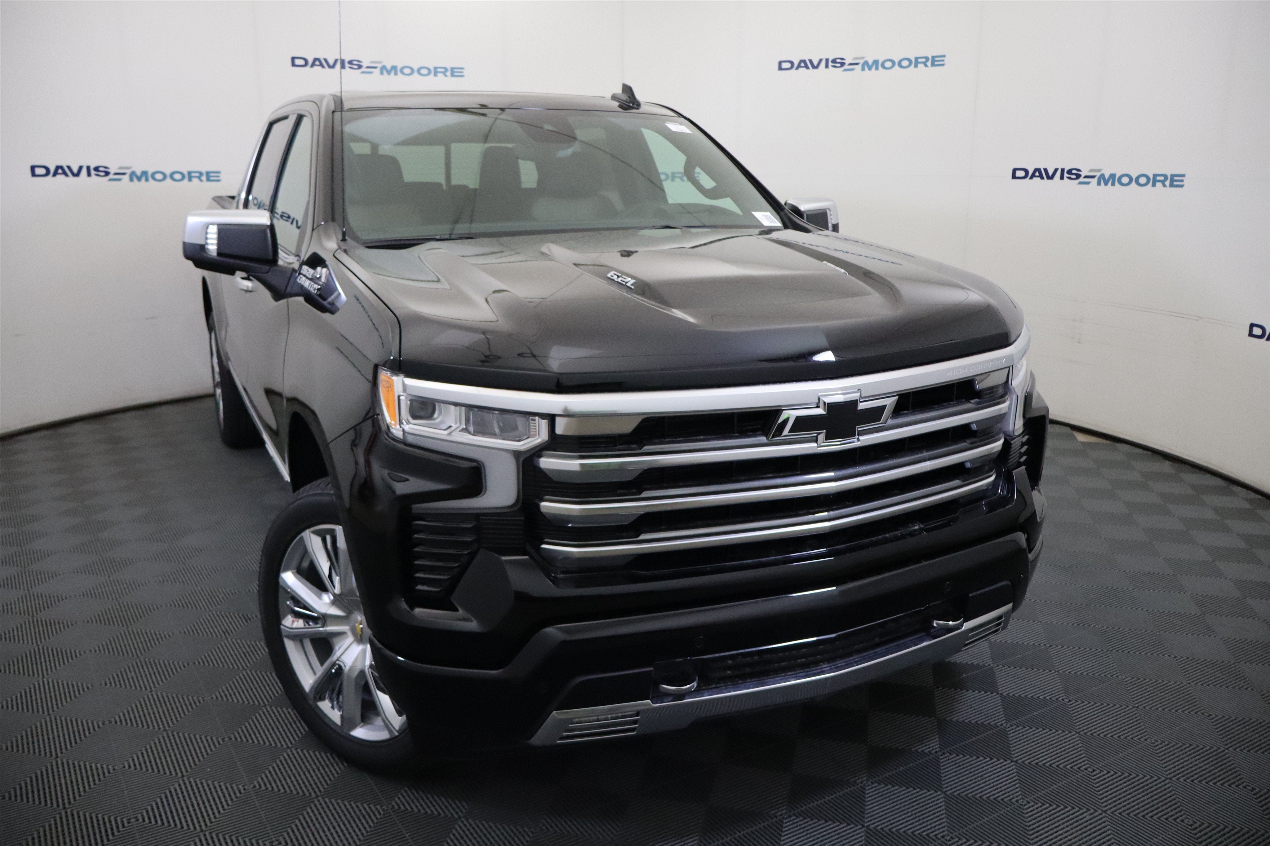 2026 Chevrolet Silverado 1500 High Country Crew Cab 4WD