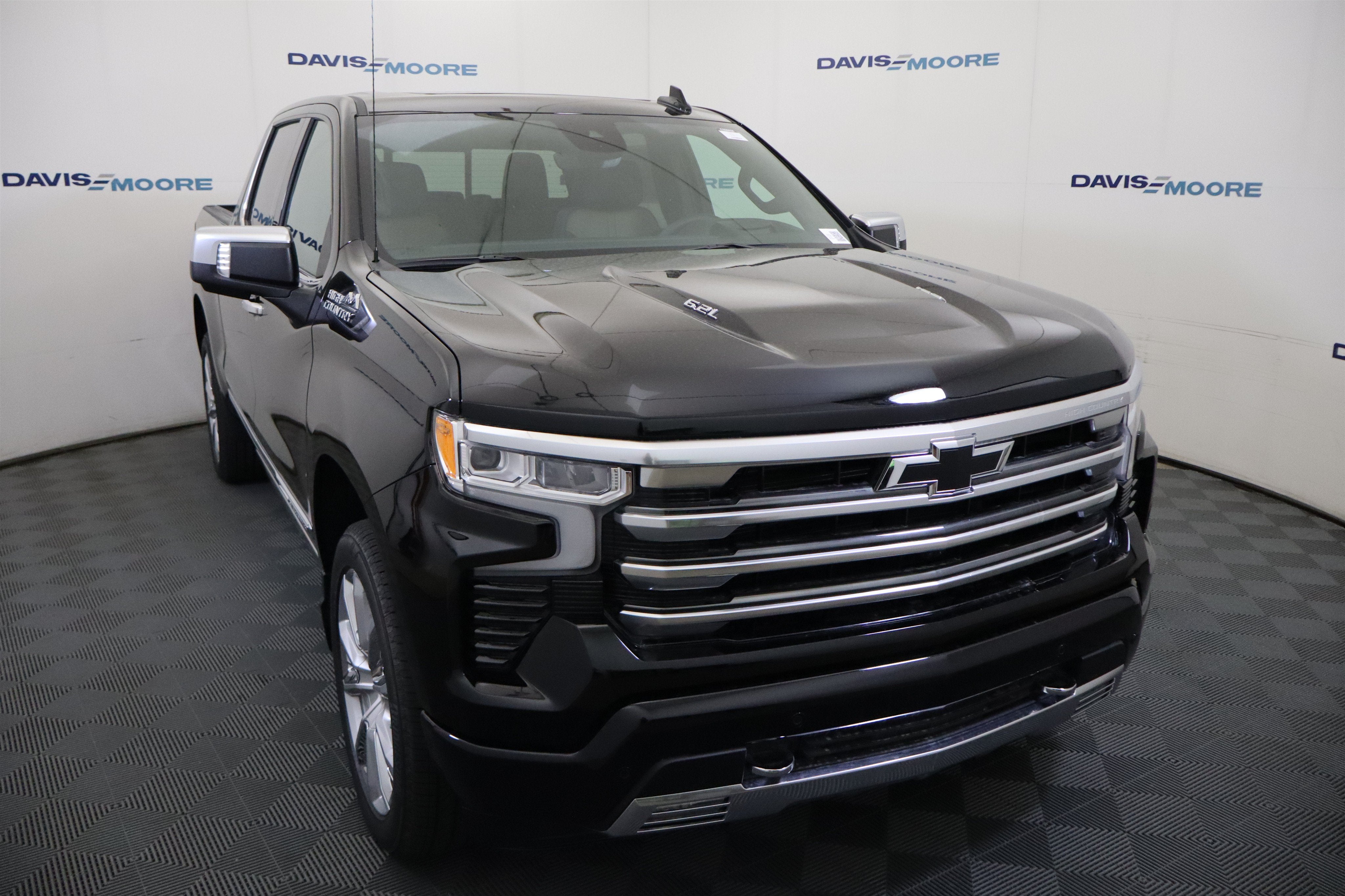 2026 Chevrolet Silverado 1500 High Country Crew Cab 4WD