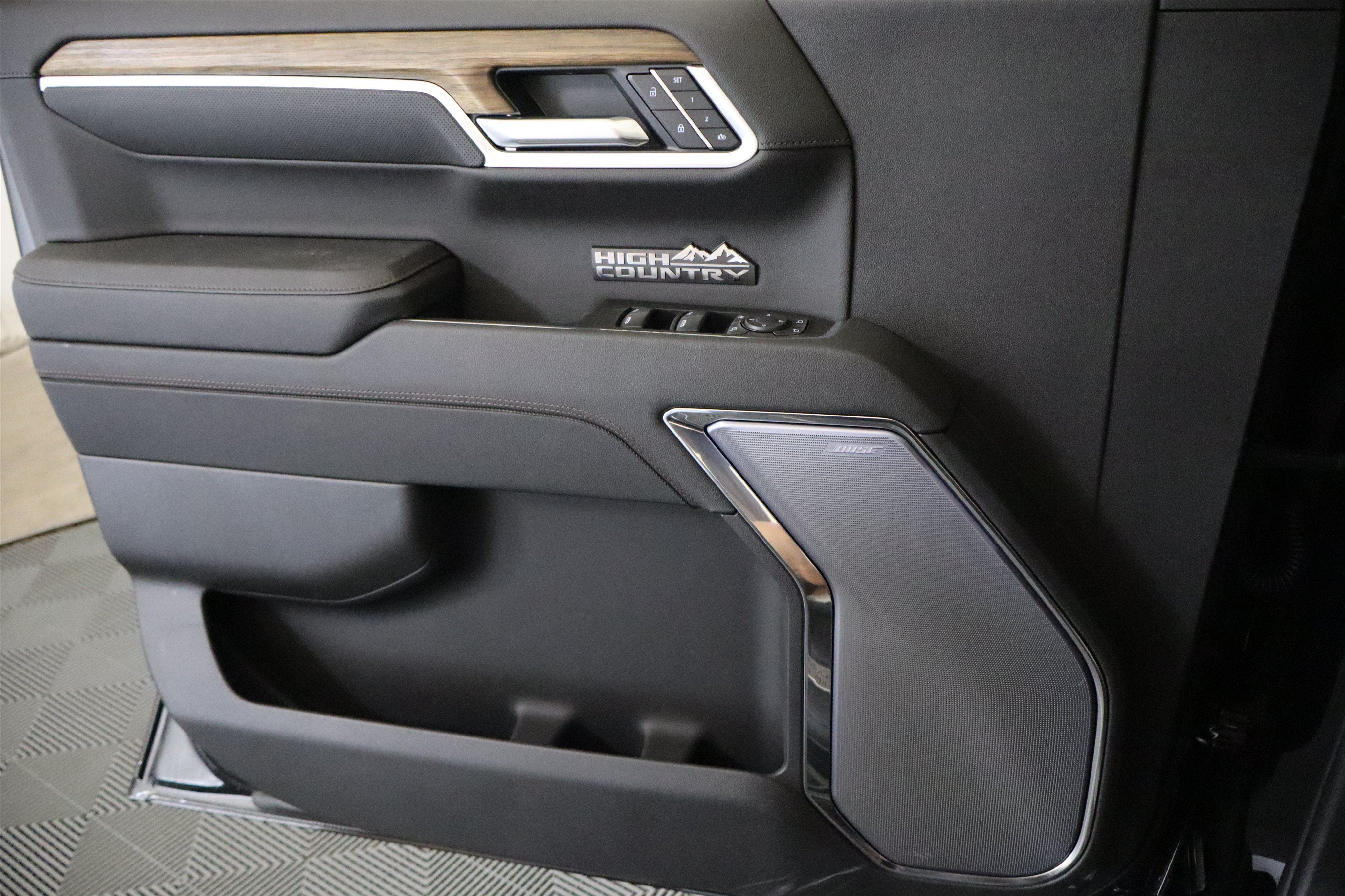 2026 Chevrolet Silverado 1500 High Country Crew Cab 4WD