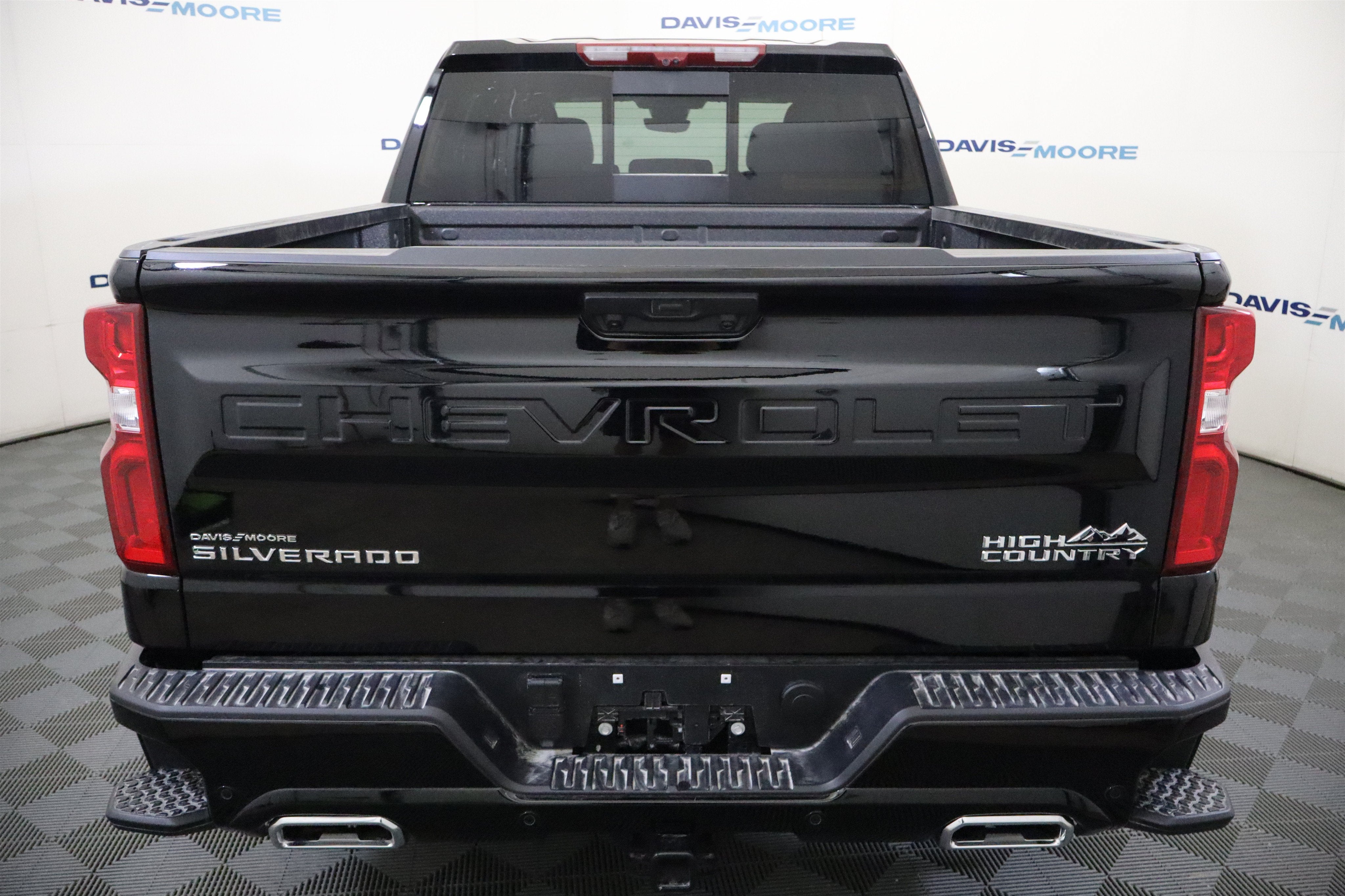 2026 Chevrolet Silverado 1500 High Country Crew Cab 4WD