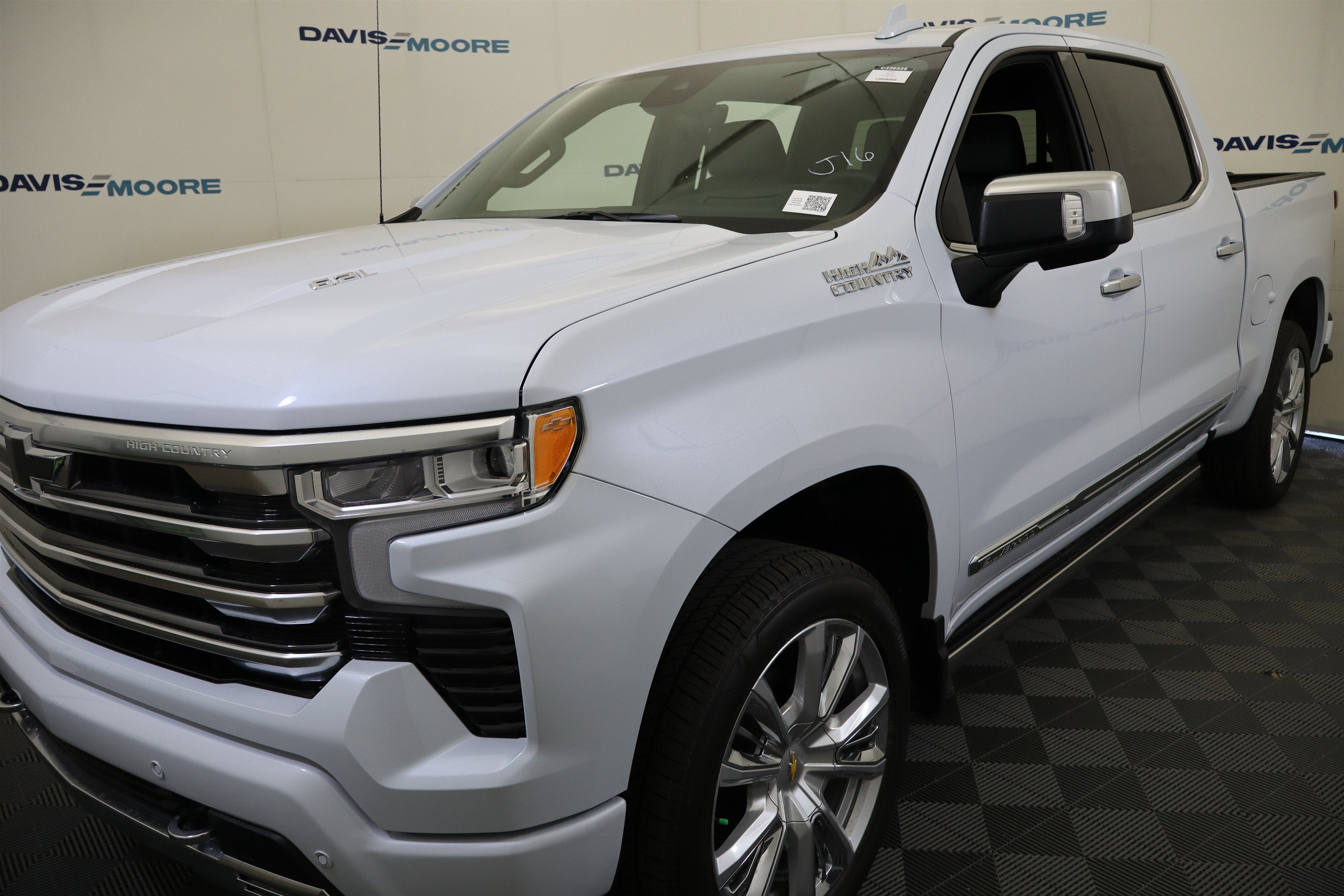 2026 Chevrolet Silverado 1500 High Country Crew Cab 4WD