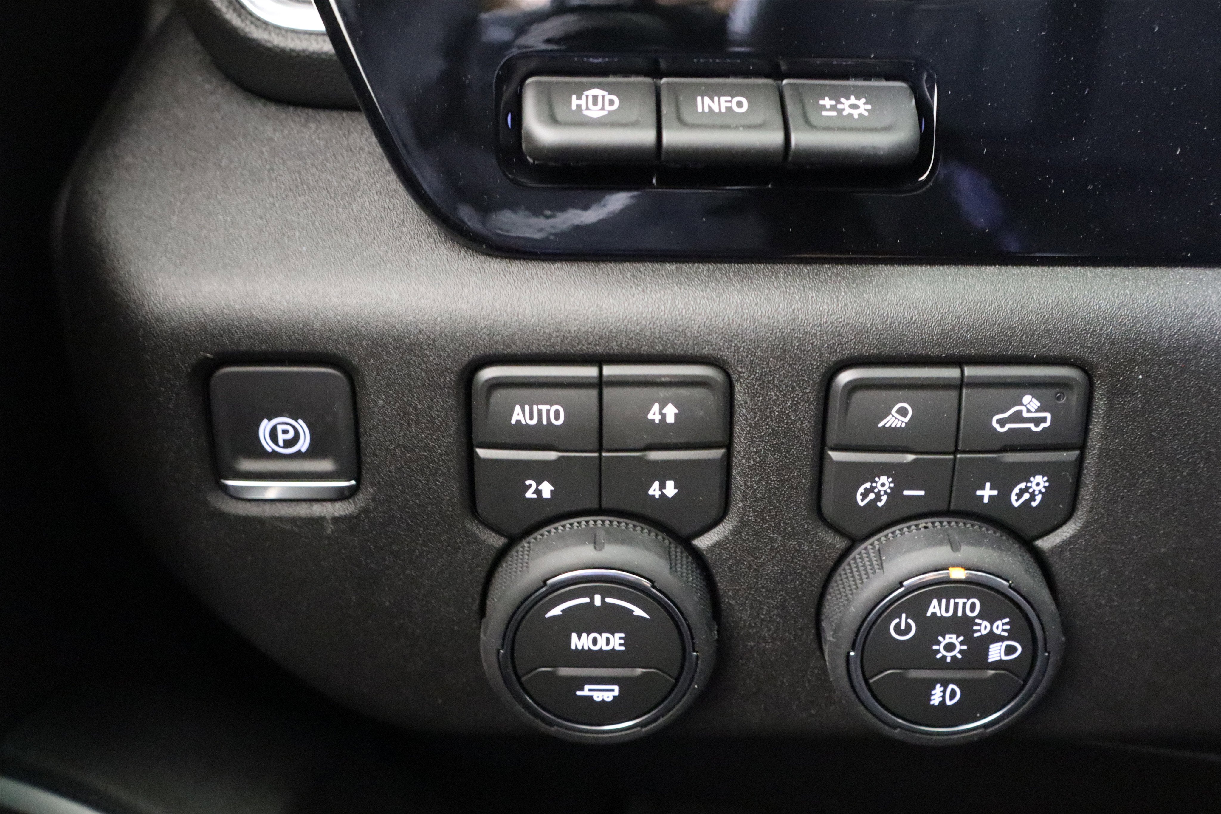 2026 Chevrolet Silverado 1500 High Country Crew Cab 4WD