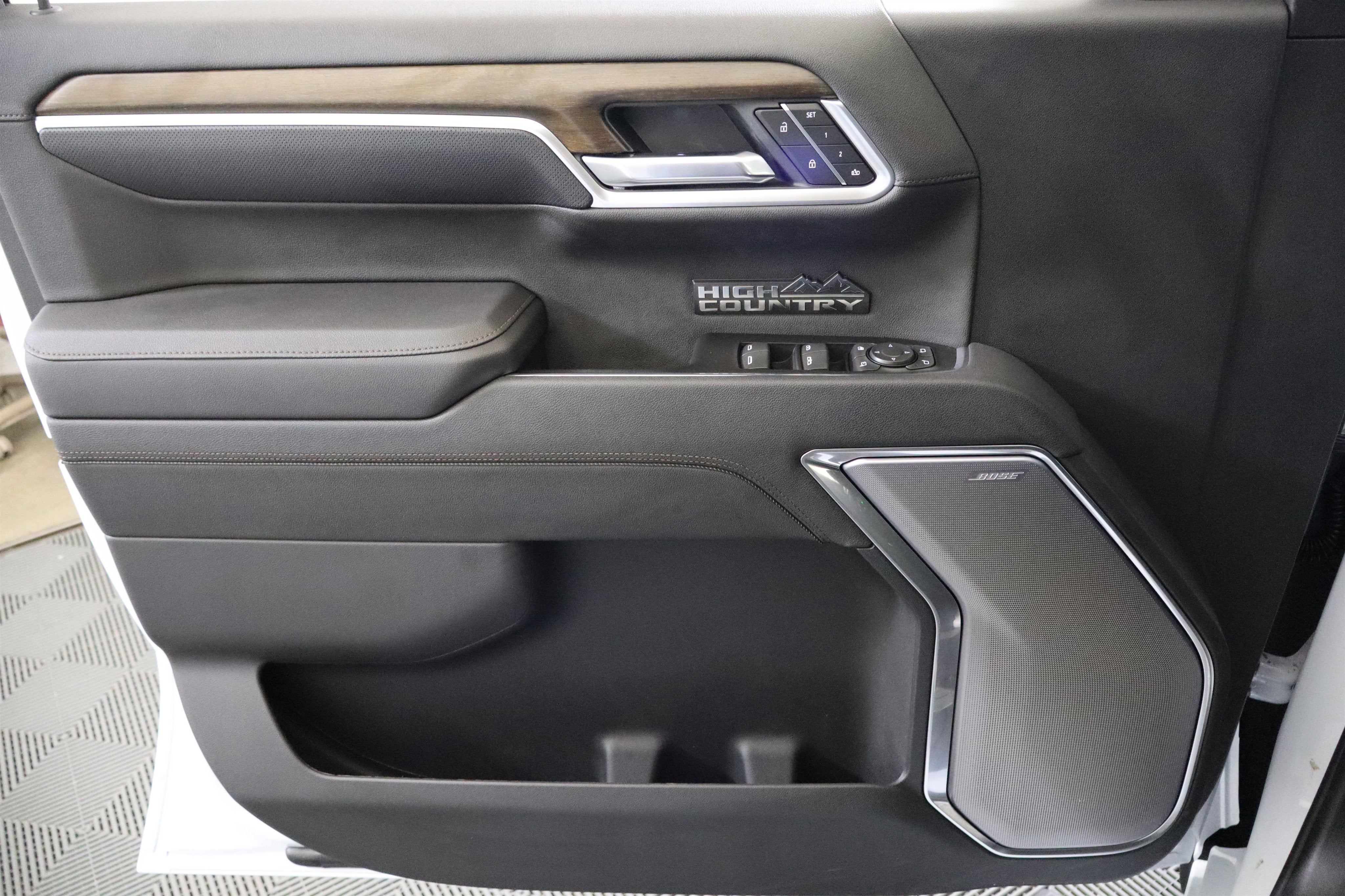 2026 Chevrolet Silverado 1500 High Country Crew Cab 4WD