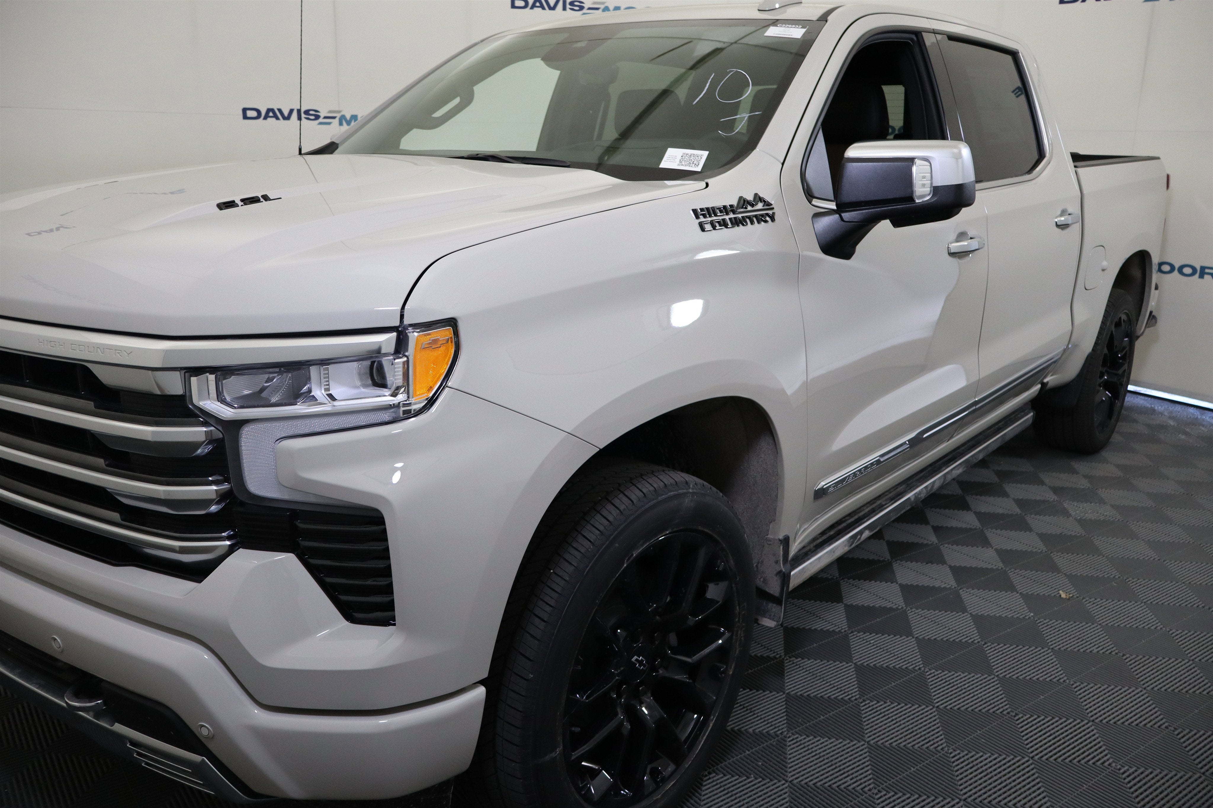 2026 Chevrolet Silverado 1500 High Country Crew Cab 4WD