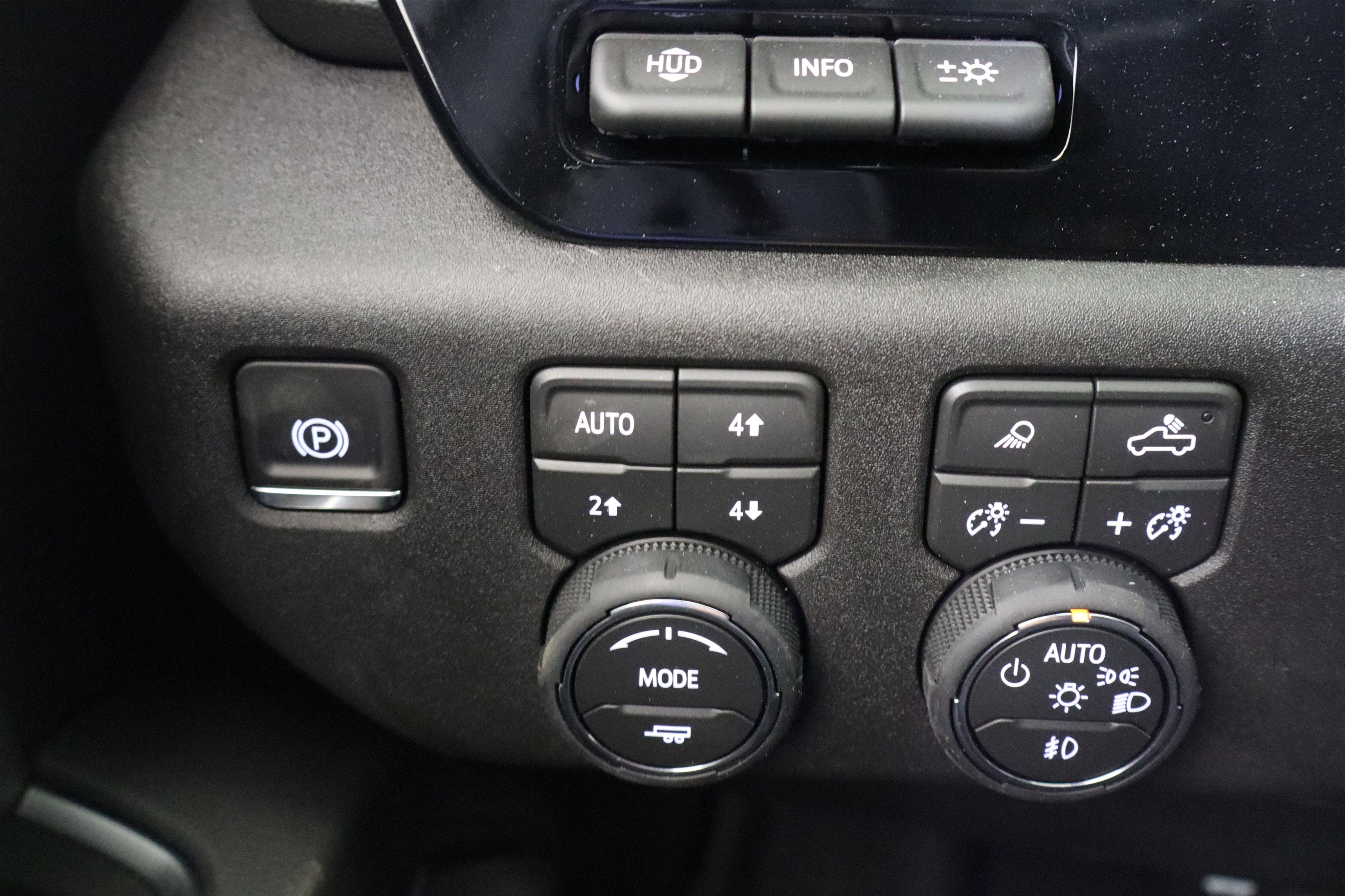 2026 Chevrolet Silverado 1500 High Country Crew Cab 4WD