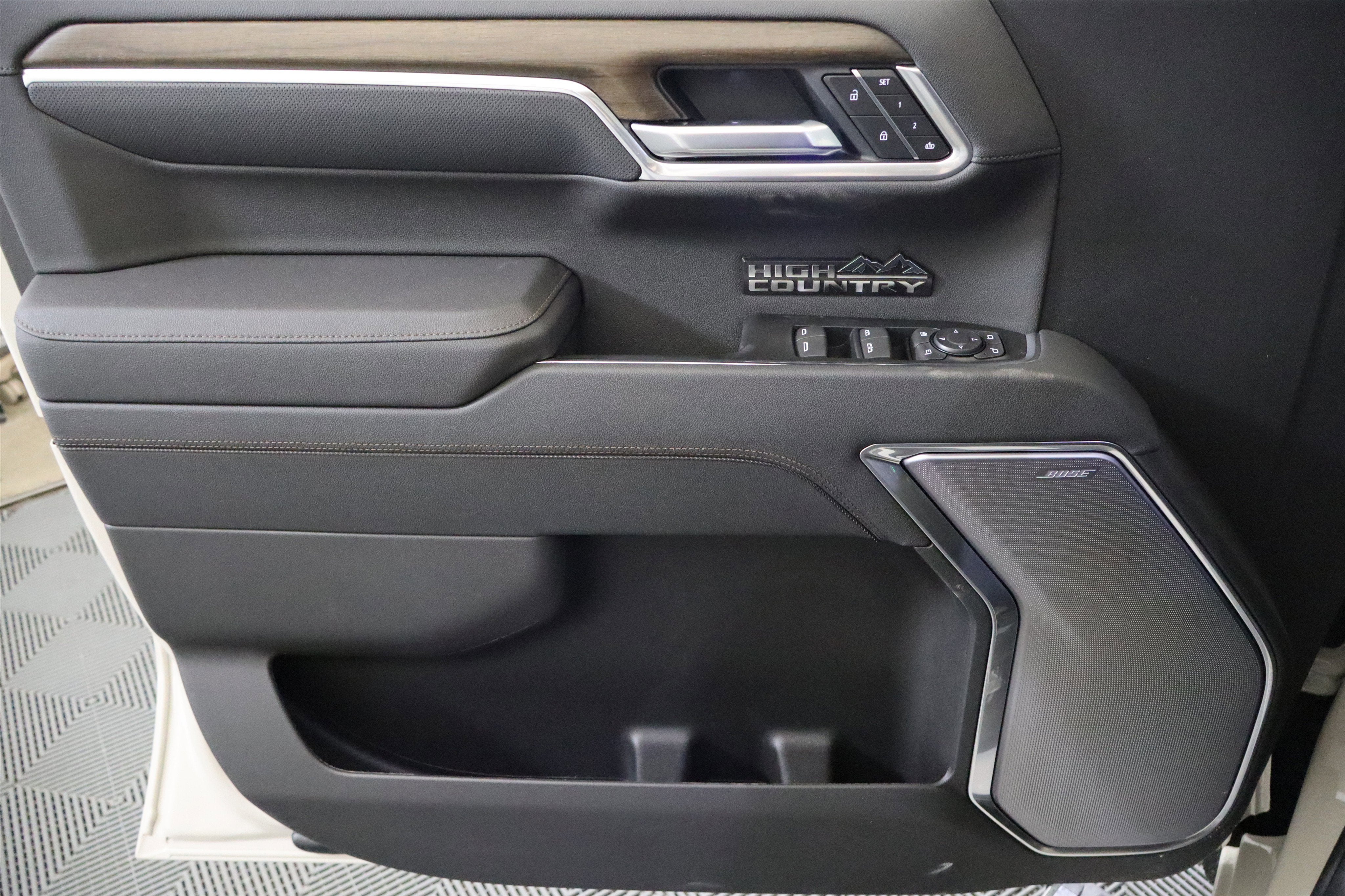 2026 Chevrolet Silverado 1500 High Country Crew Cab 4WD