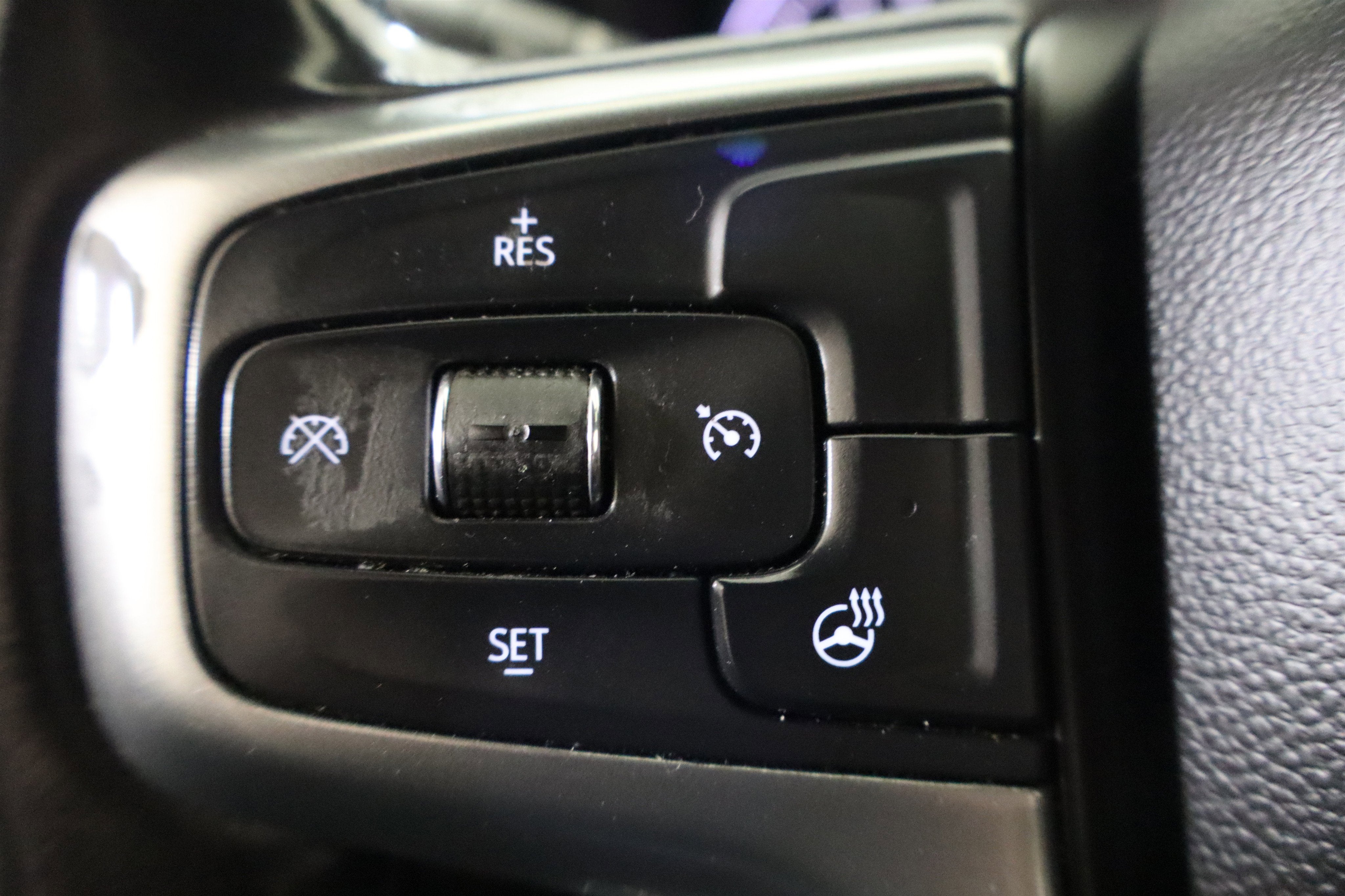 2020 Chevrolet Silverado 1500 RST Crew Cab 4WD