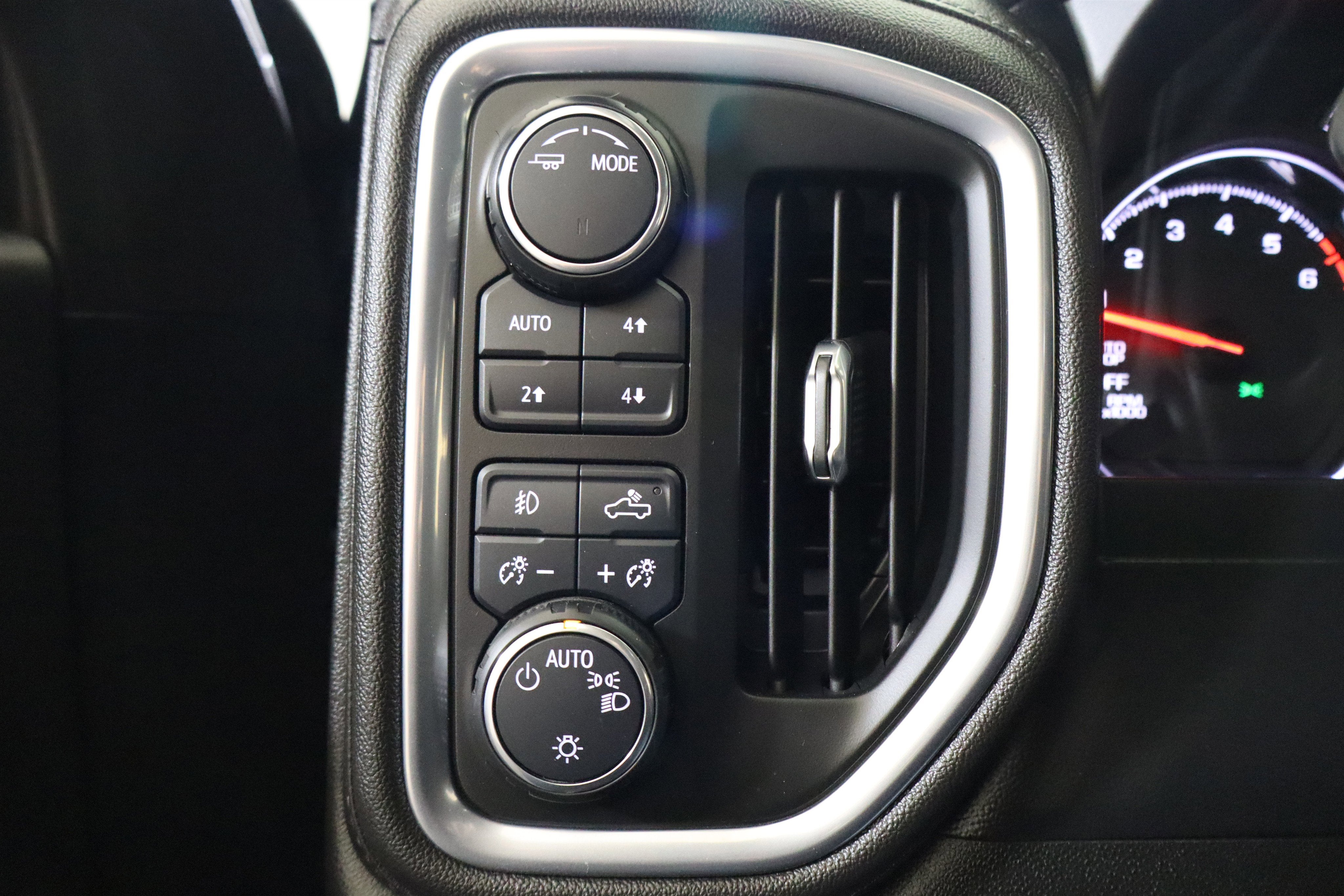 2020 Chevrolet Silverado 1500 RST Crew Cab 4WD